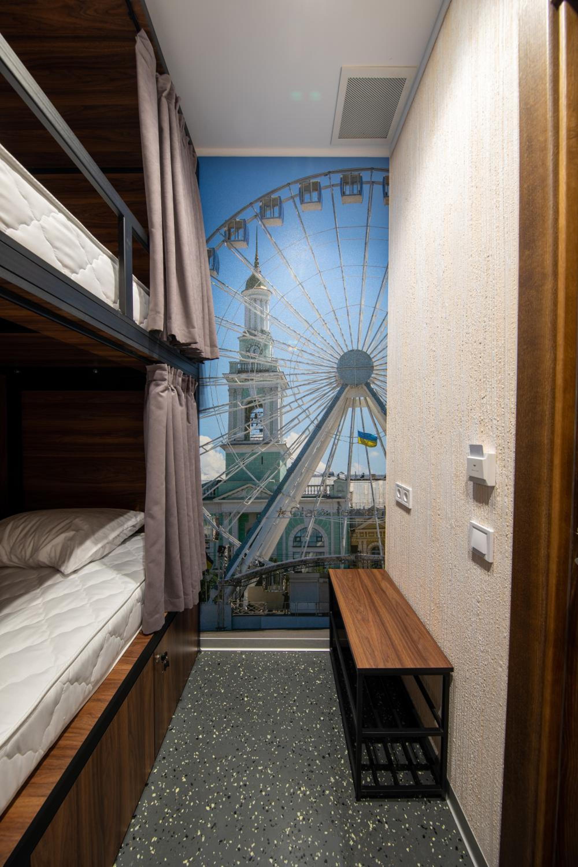 MISTO capsule hotel