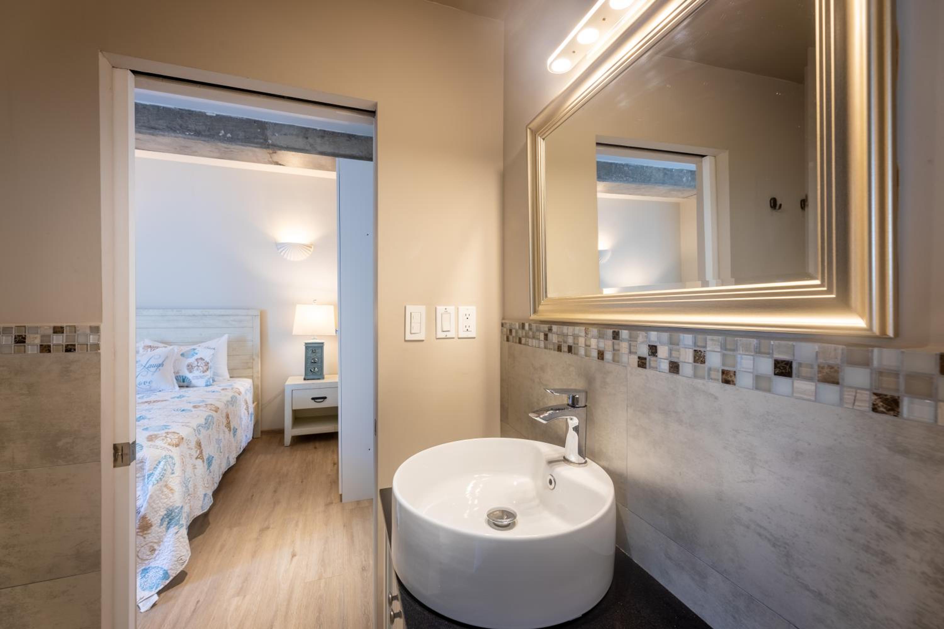 La Casa Amarilla Apartments