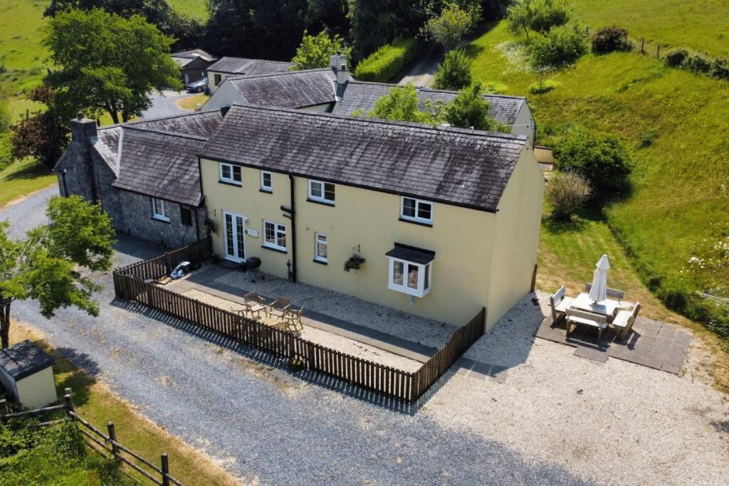 Meadowsweet Cottage Jacuzzi Edition view 3