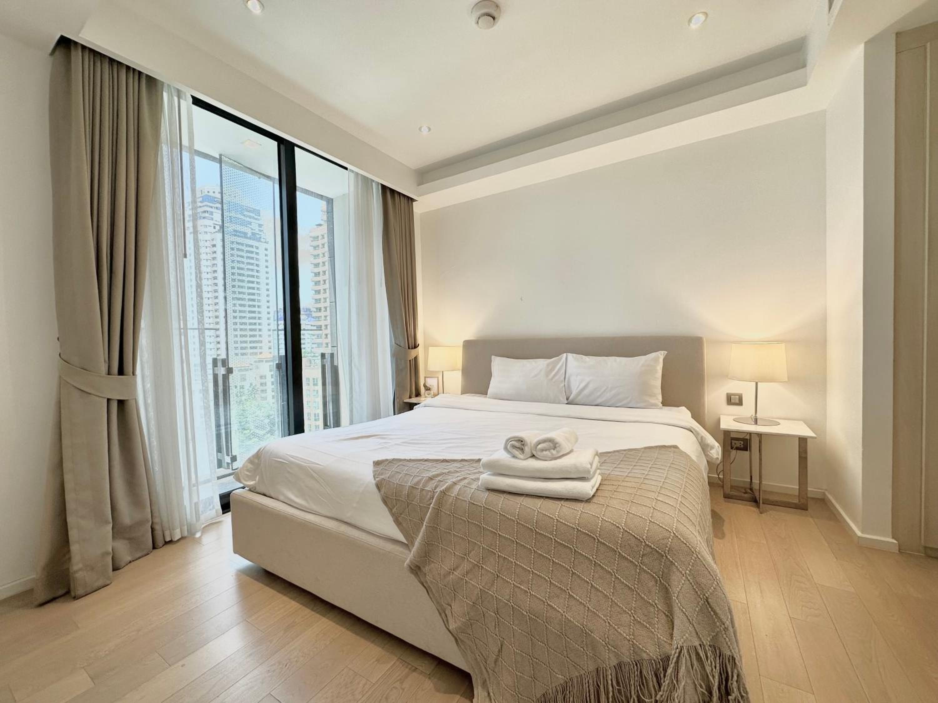 Sukhumvit 11#Luxury#Pool#Gym#BTS Nana&MRT Sukhumvit#1BR#Max4ppl