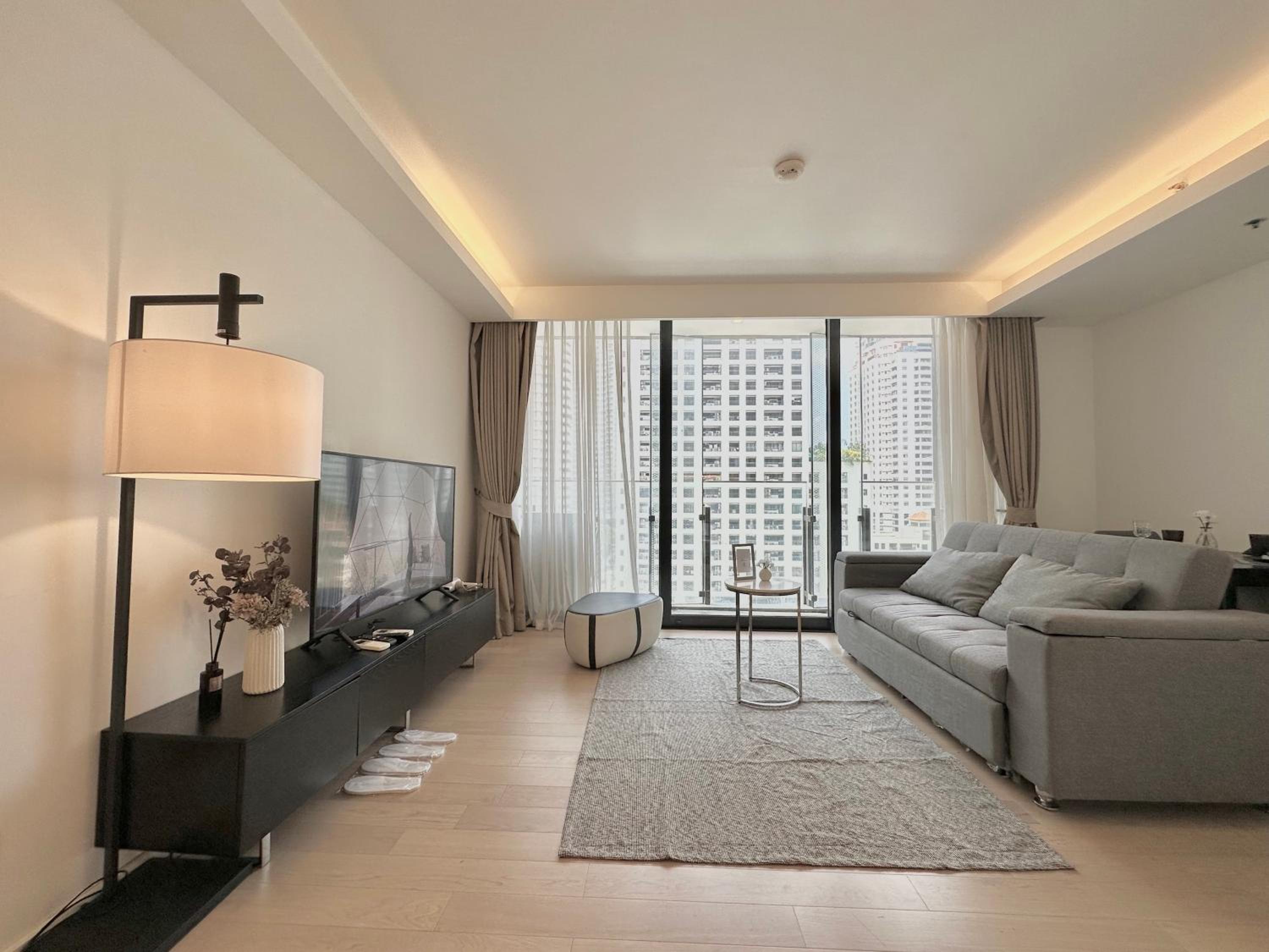 Sukhumvit 11#Luxury#Pool#Gym#BTS Nana&MRT Sukhumvit#1BR#Max4ppl