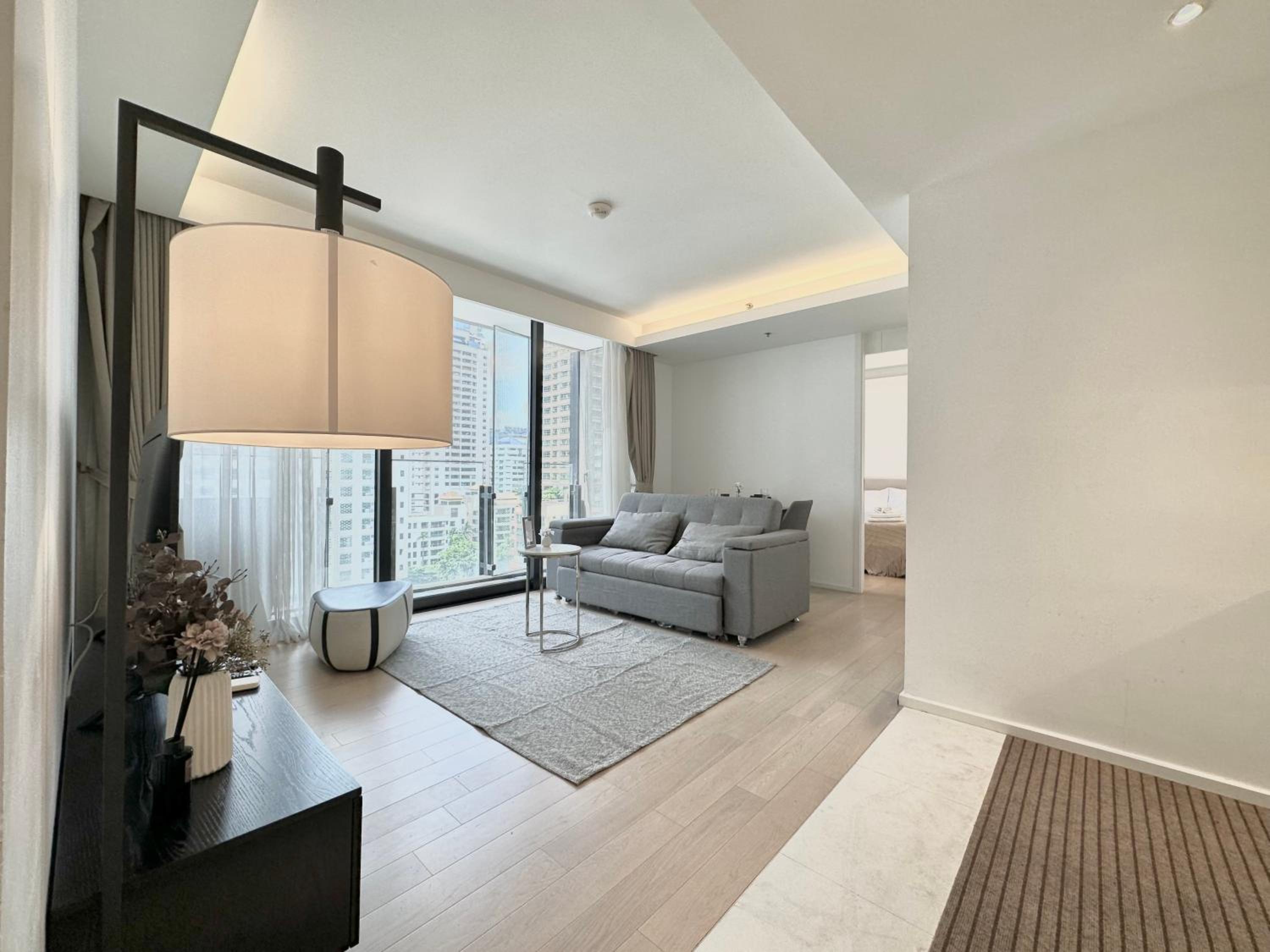 Sukhumvit 11#Luxury#Pool#Gym#BTS Nana&MRT Sukhumvit#1BR#Max4ppl