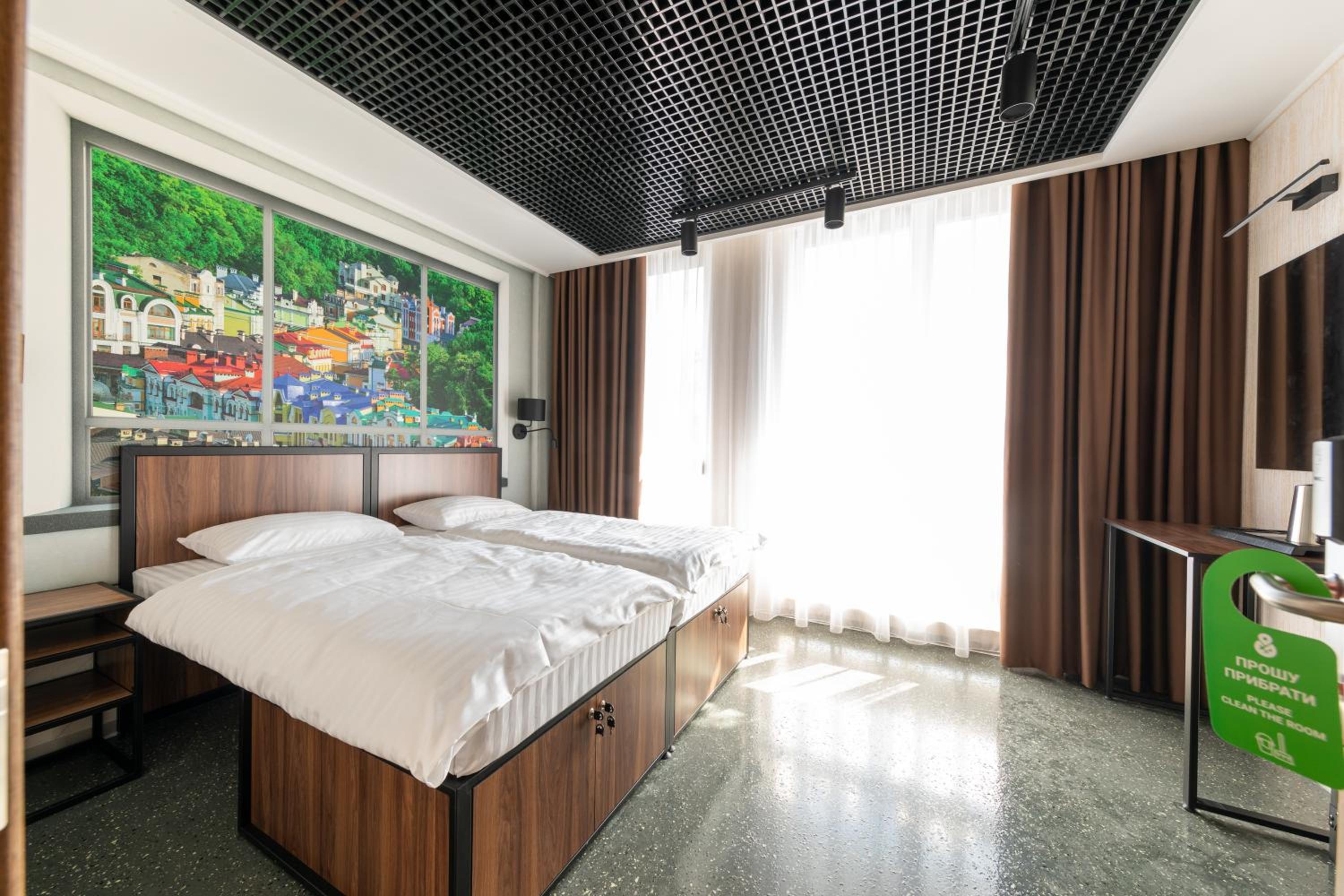 MISTO capsule hotel
