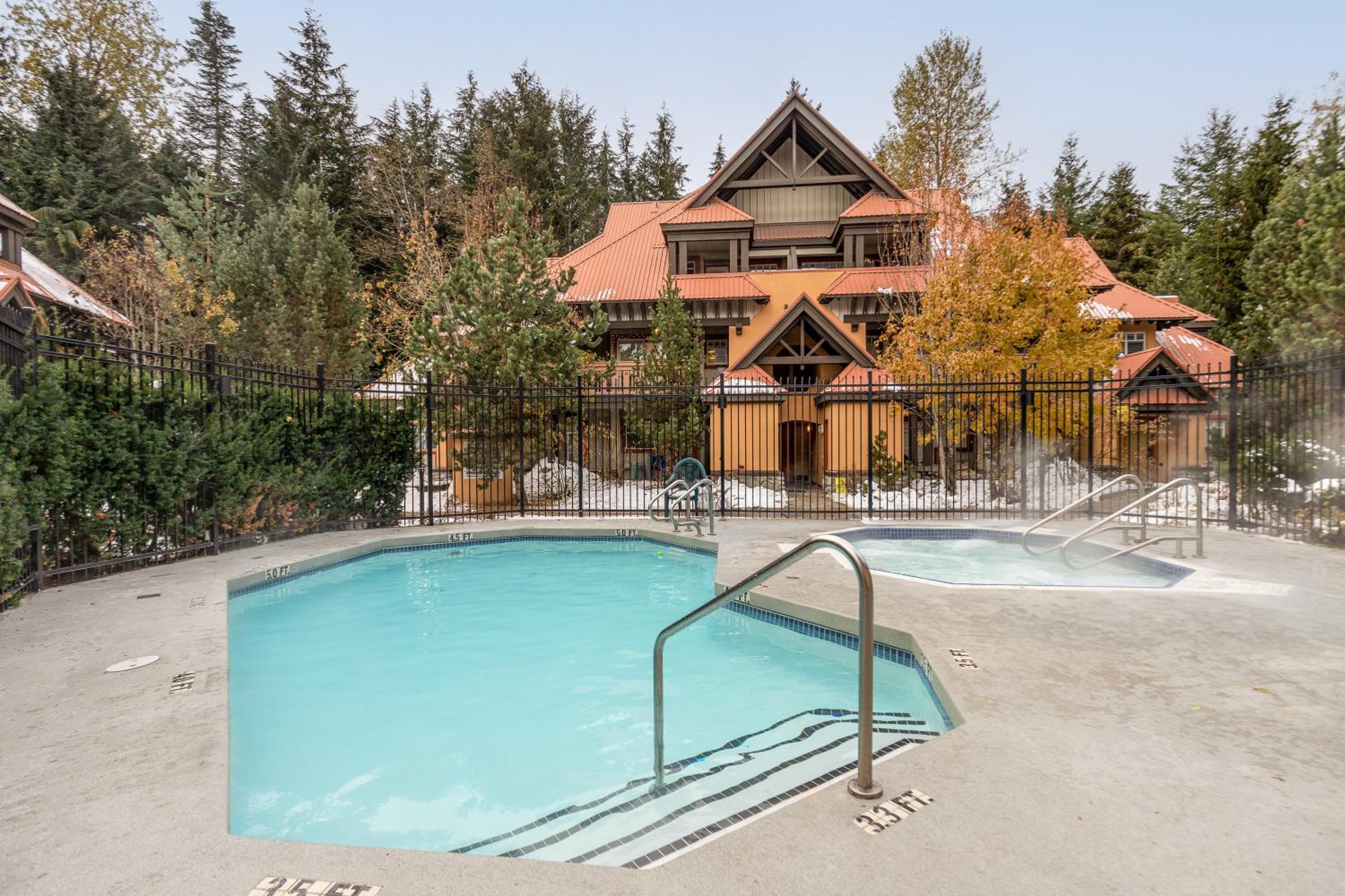 3BR in Sunpath, King Bed, Village Location, Private Patios, Hot Tub and Pool
