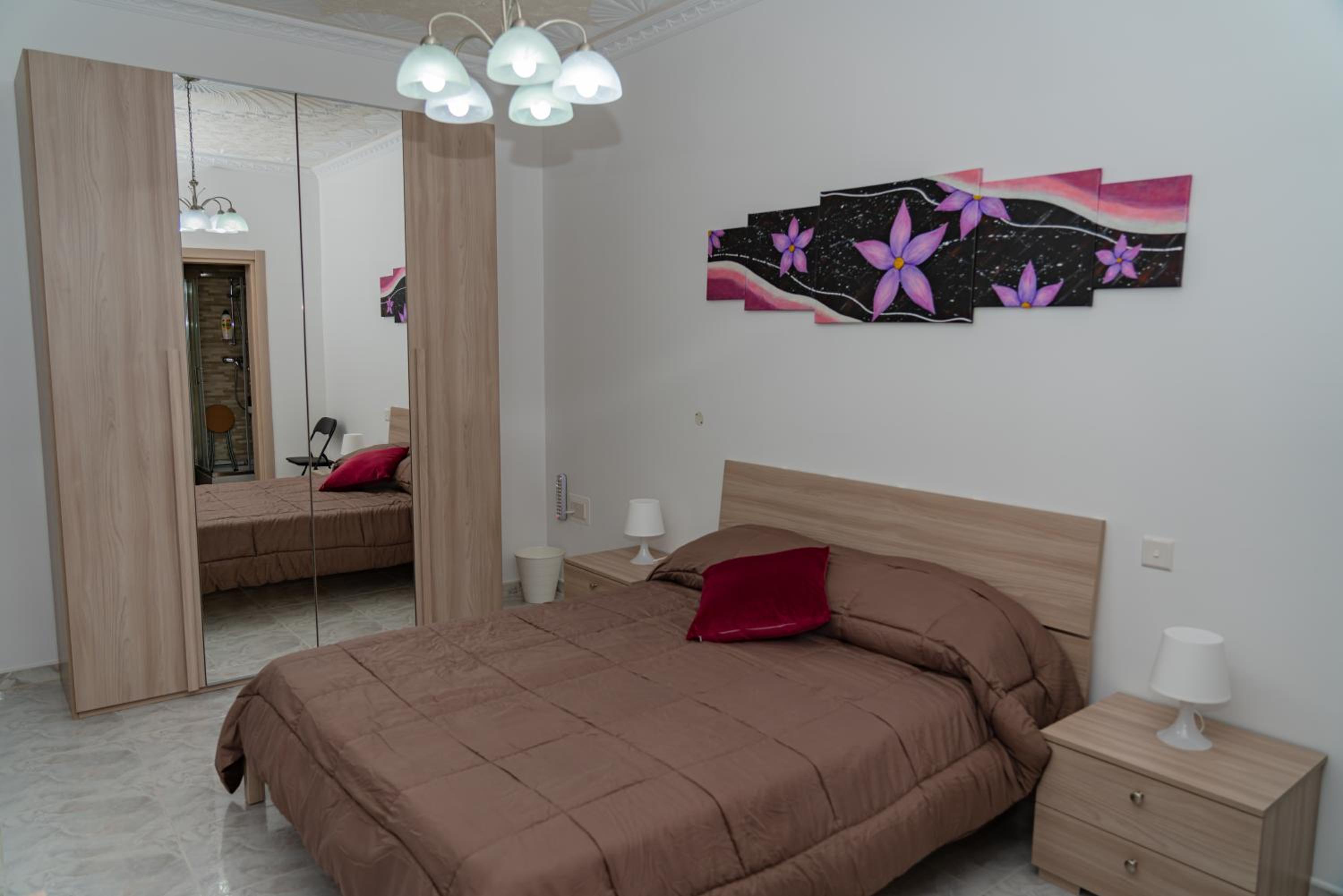 Sea-View 2 Bedroom Apt -Sleeps 6 view 2