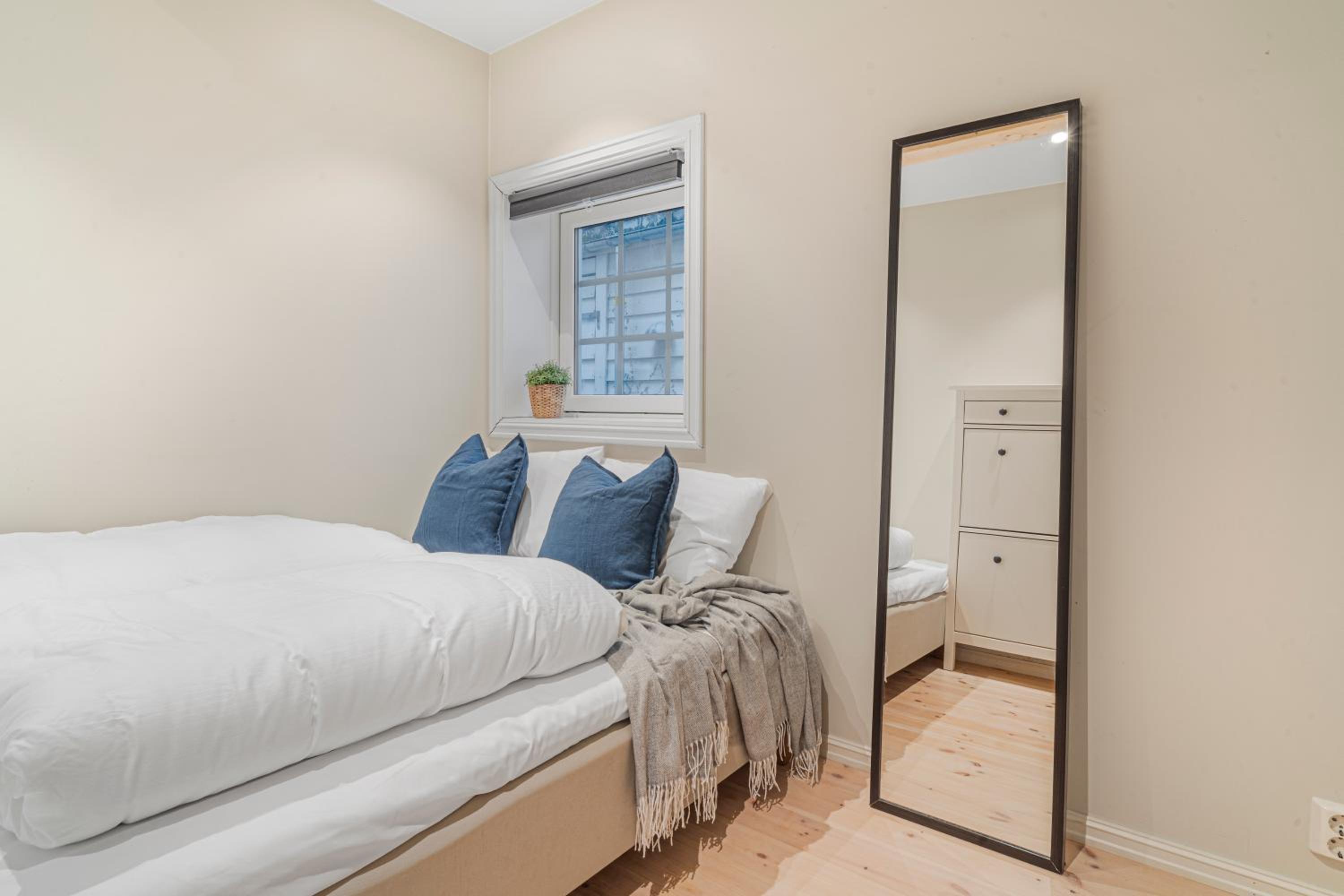 Bergen Vacations - Four-Story Central City House! Newly Renovated! - Property Image 9