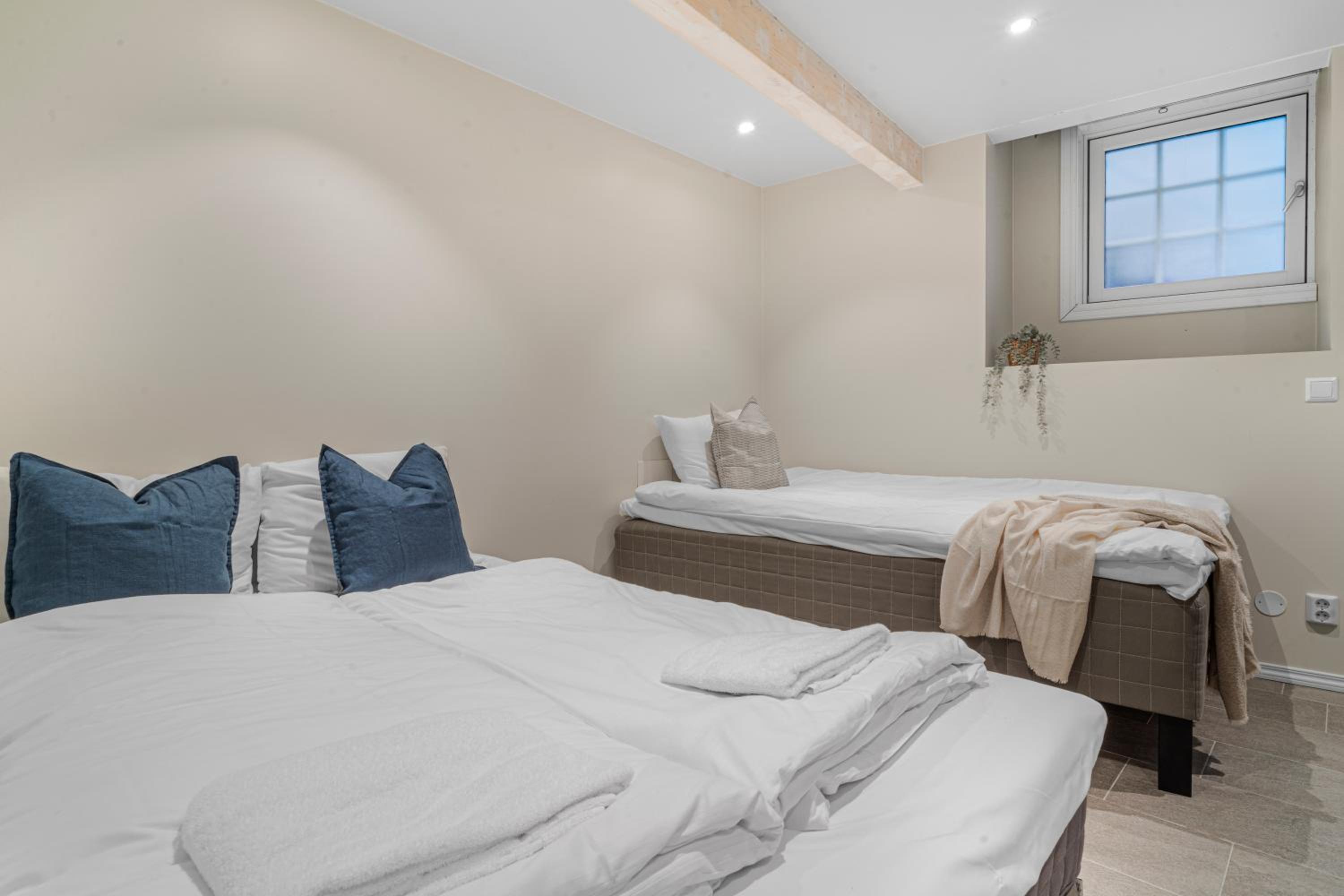 Bergen Vacations - Four-Story Central City House! Newly Renovated! - Property Image 6