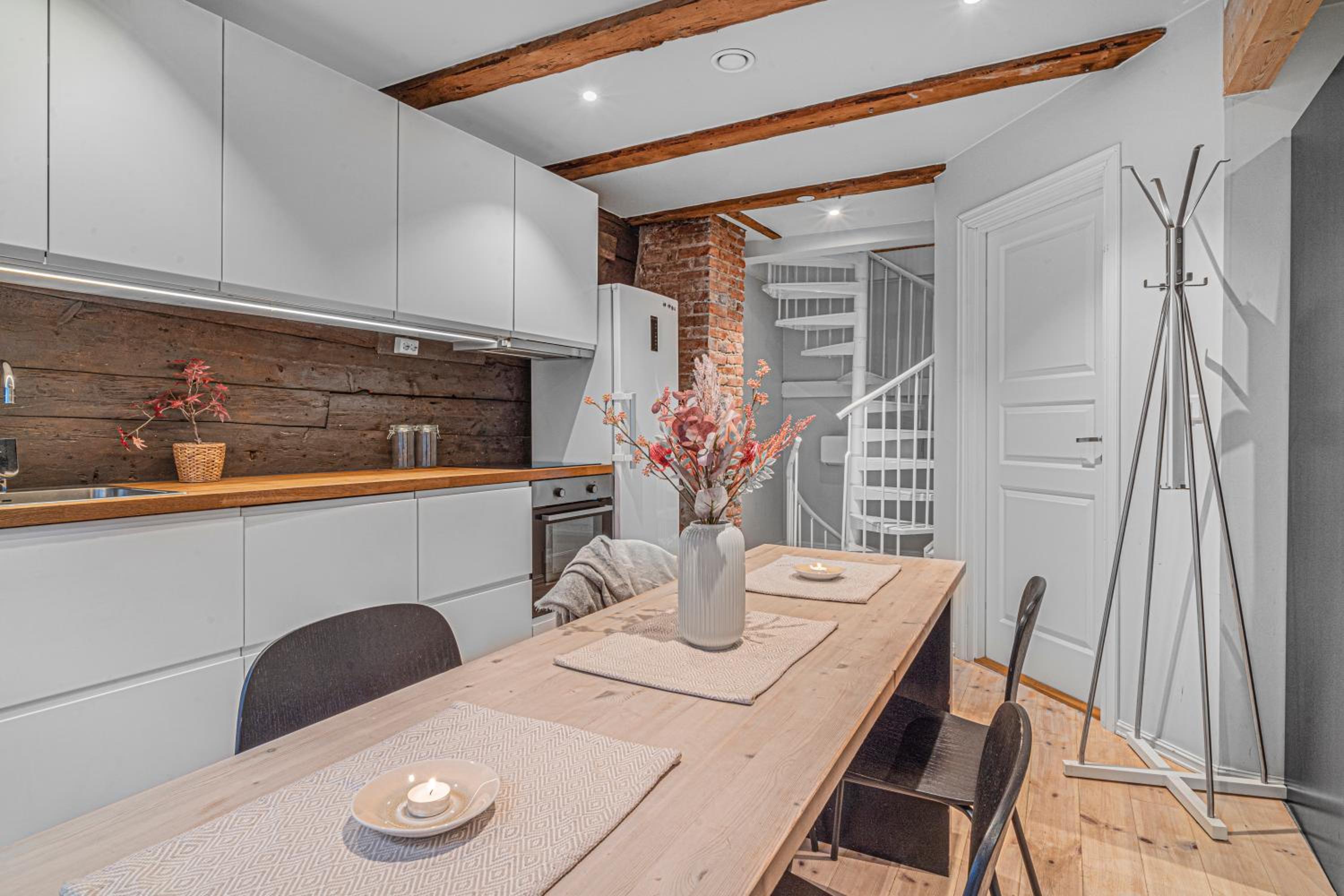 Bergen Vacations - Four-Story Central City House! Newly Renovated! - Property Image 4