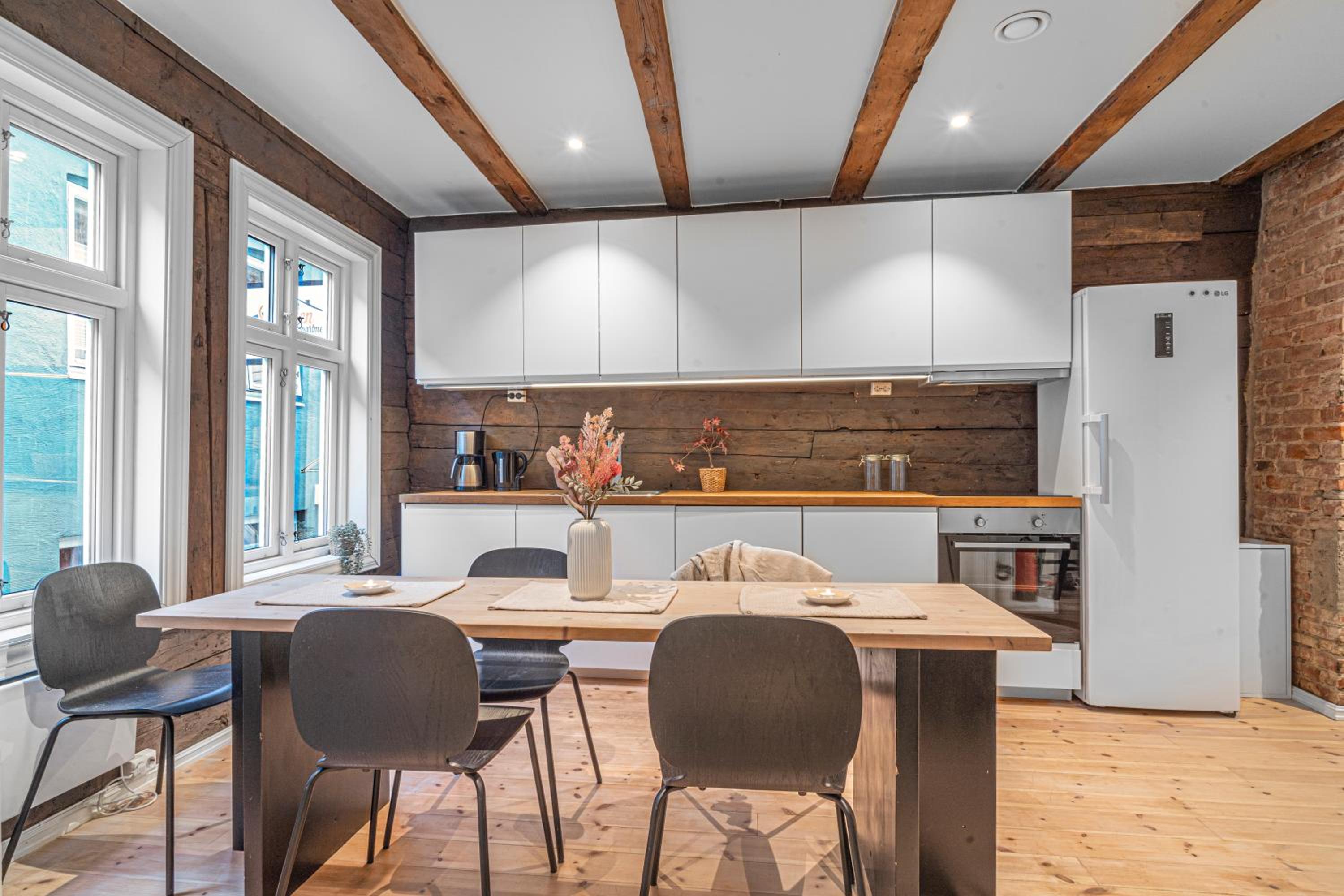 Bergen Vacations - Four-Story Central City House! Newly Renovated! - Property Image 16