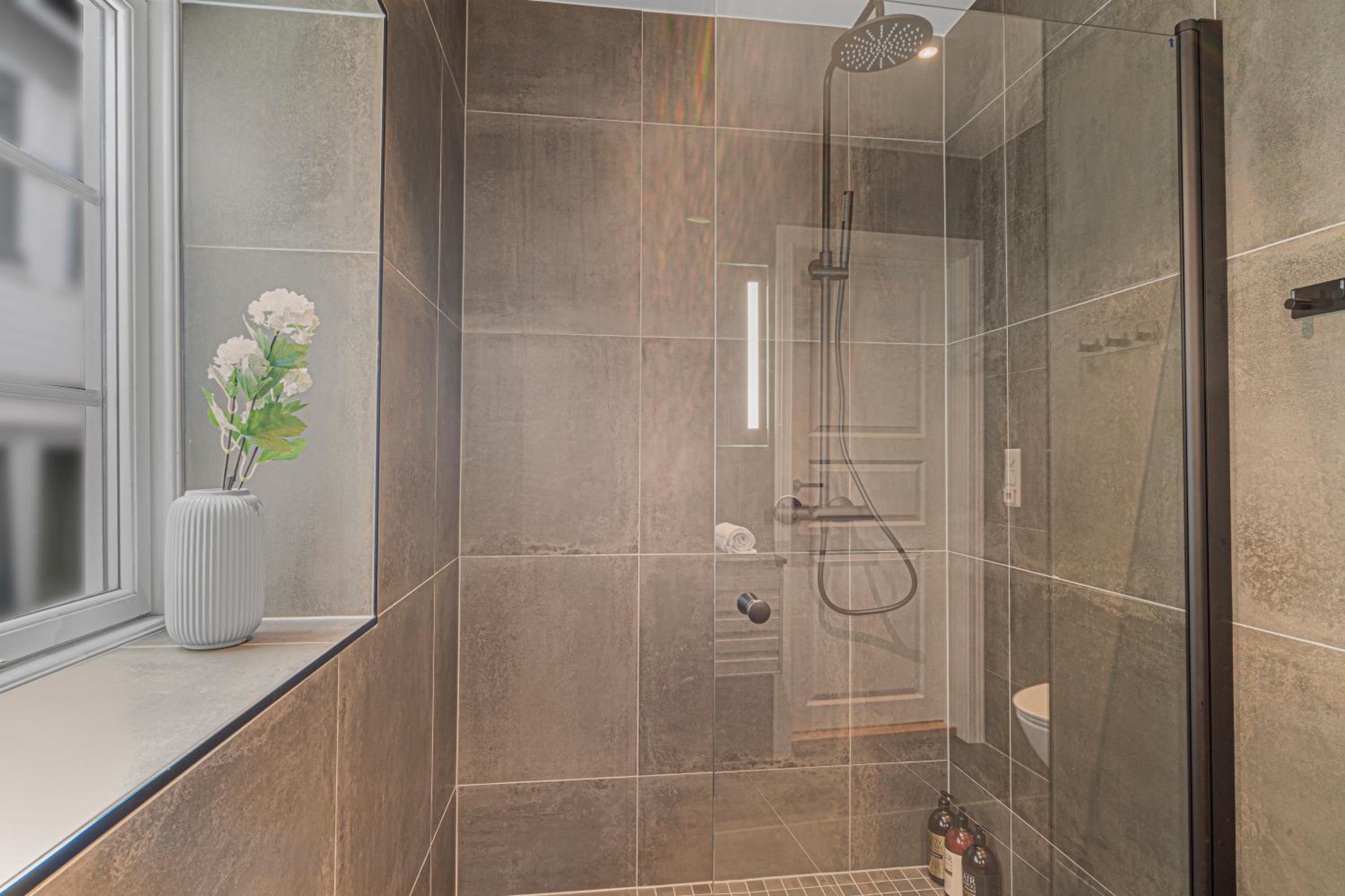 Bergen Vacations - Four-Story Central City House! Newly Renovated! - Property Image 2