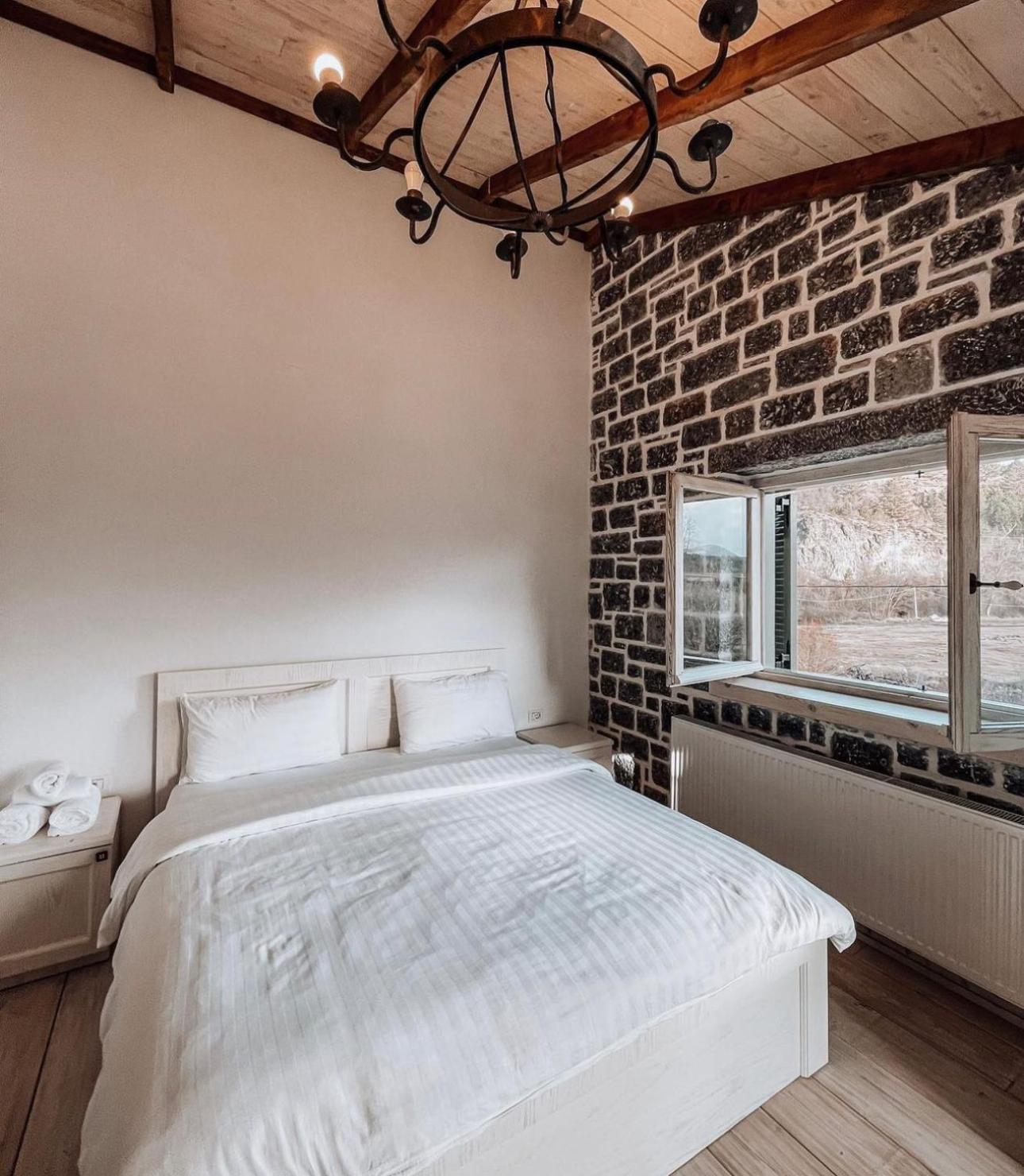 Stone Villas Voskopoja