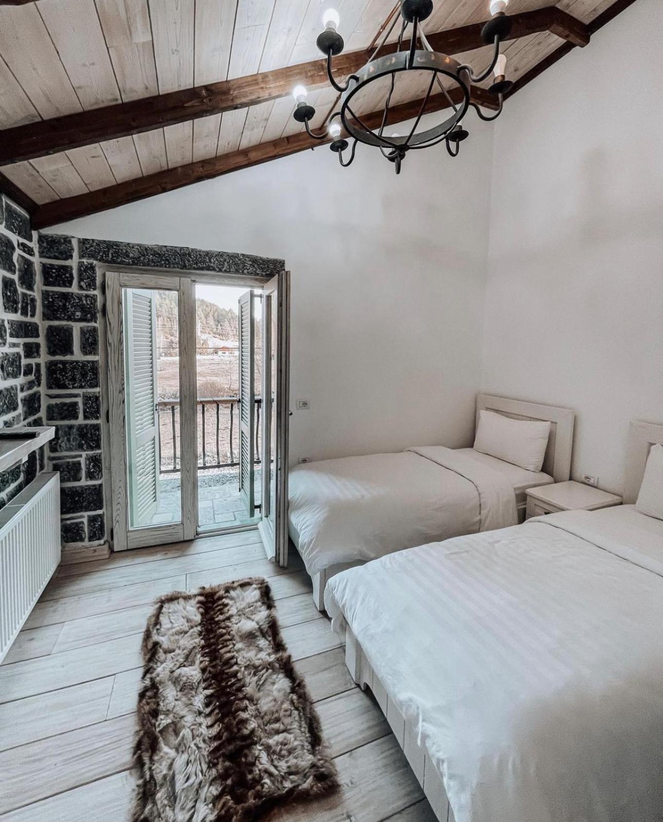 Stone Villas Voskopoja