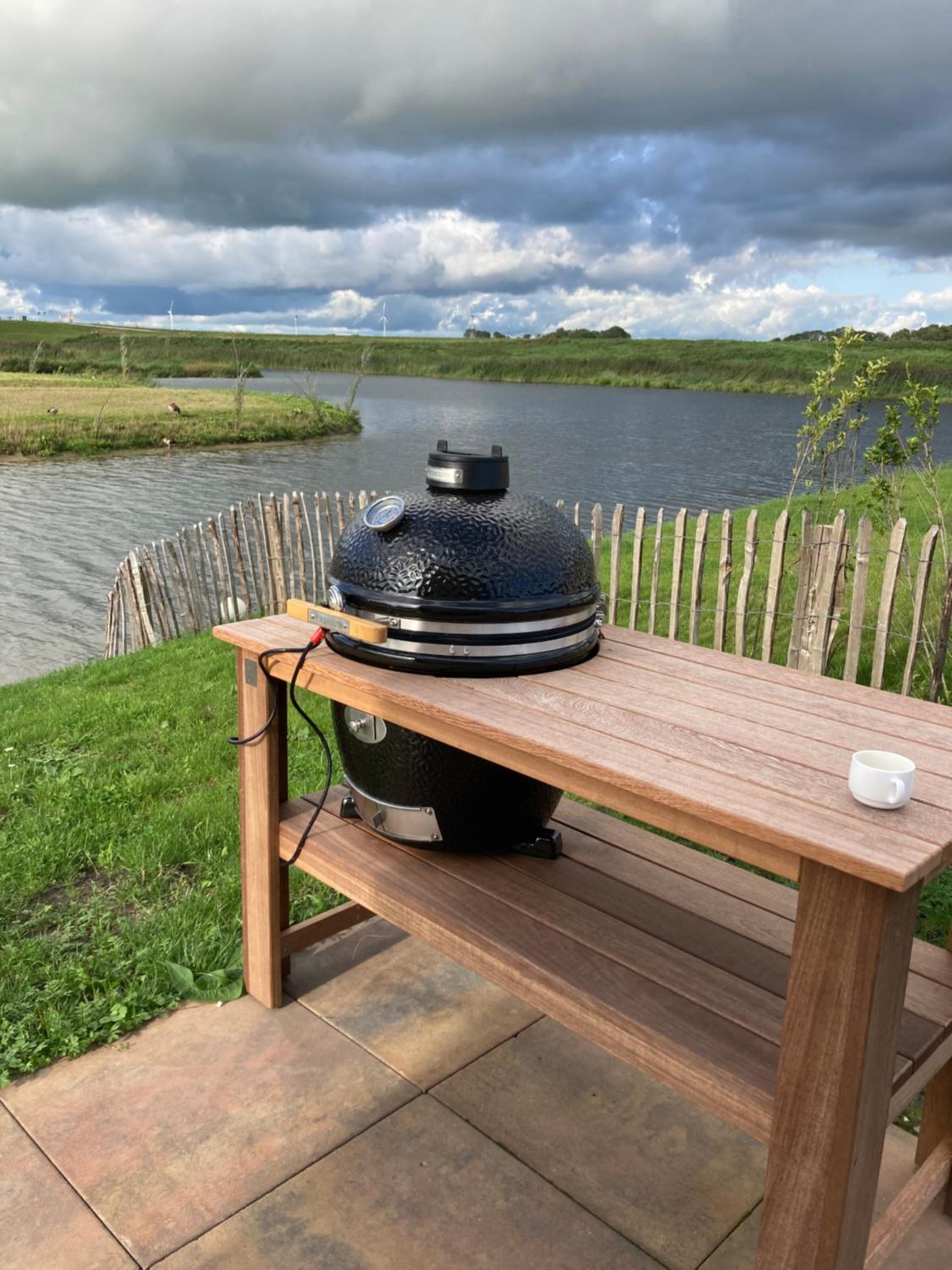 Tiny vakantiehuis aan het water met eigen steiger en airco