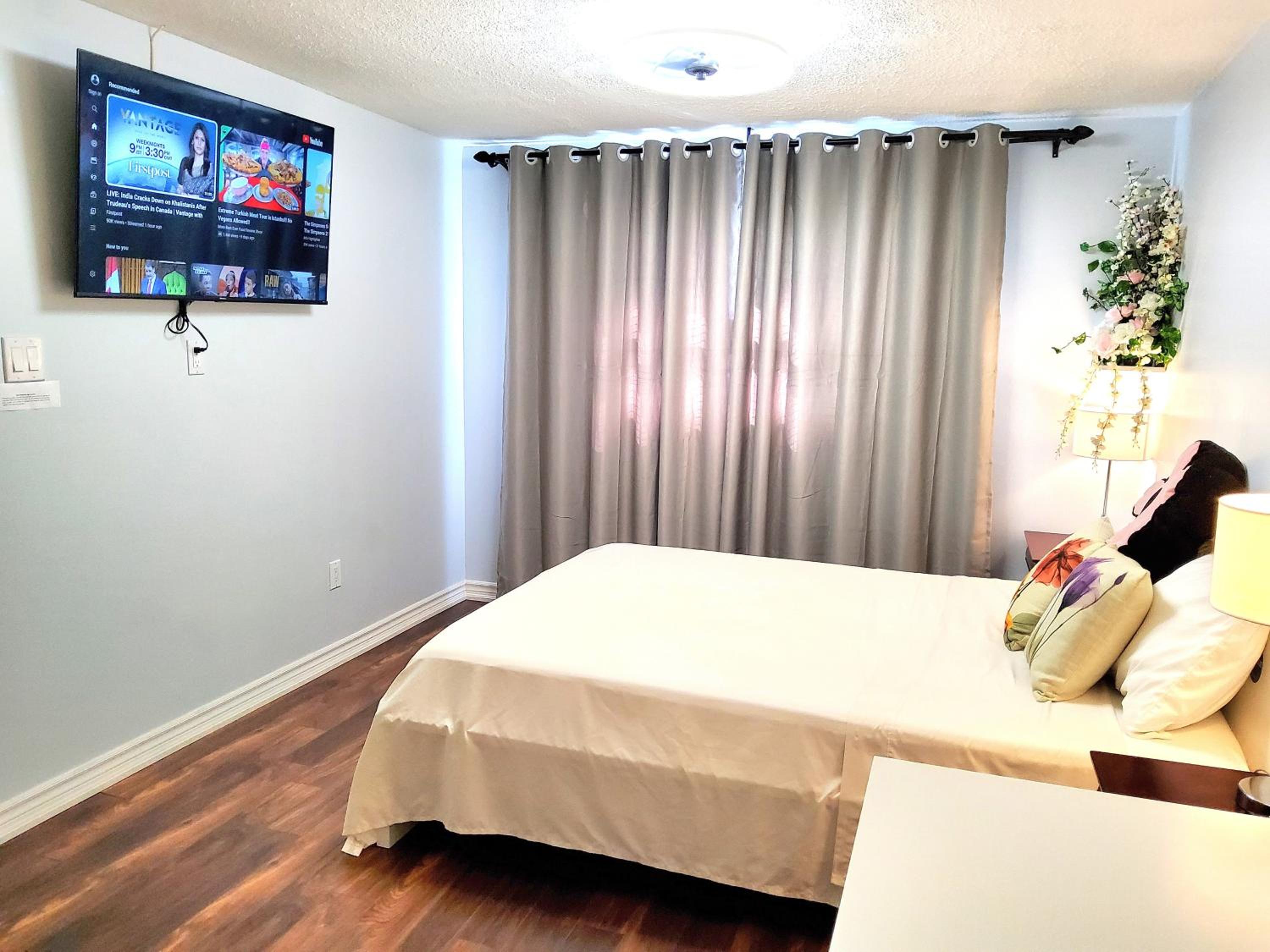 Cozy and Quiet Homestay with Private Bathroom