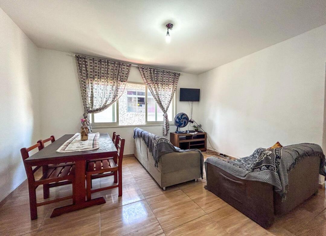 Ótimo apartamento a 850m Praia do Gonzaguinha - SP