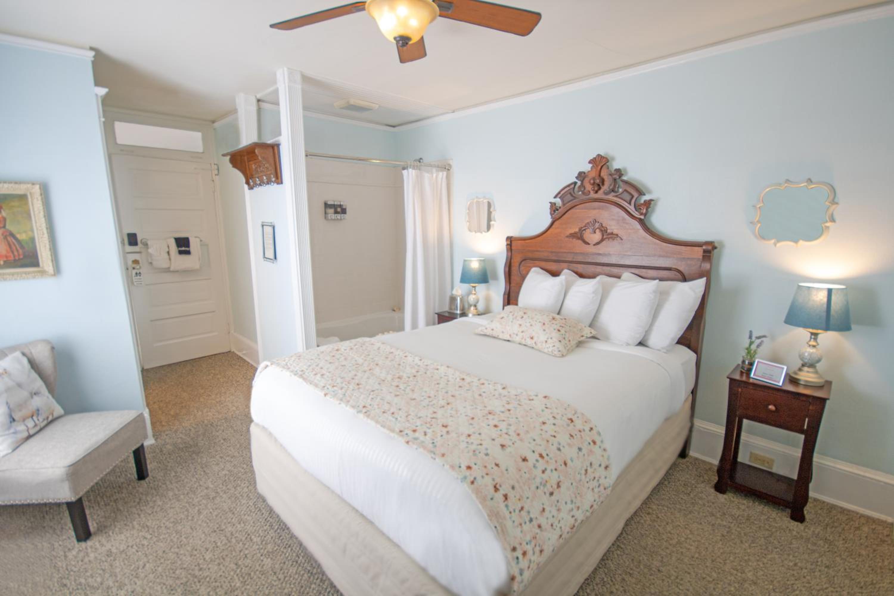 Inn on Charlotte Boutique Hotel view 4