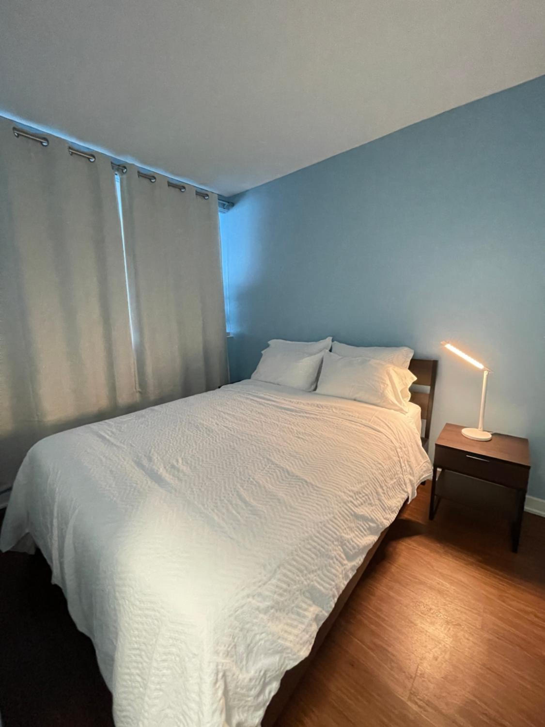 Downtown 1BR Condo at Granville Strip near English Bay