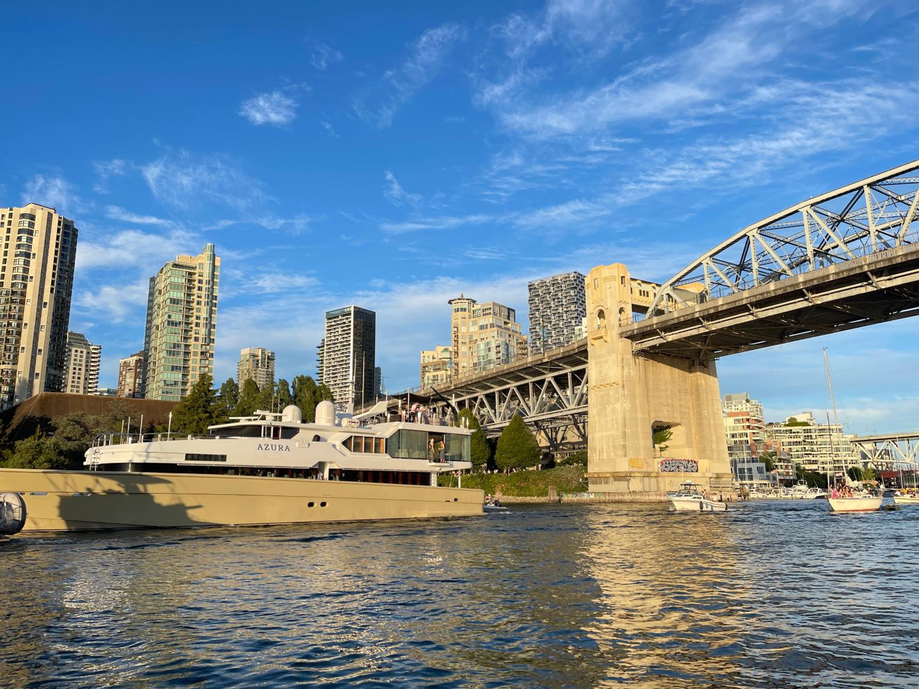 Downtown 1BR Condo at Granville Strip near English Bay