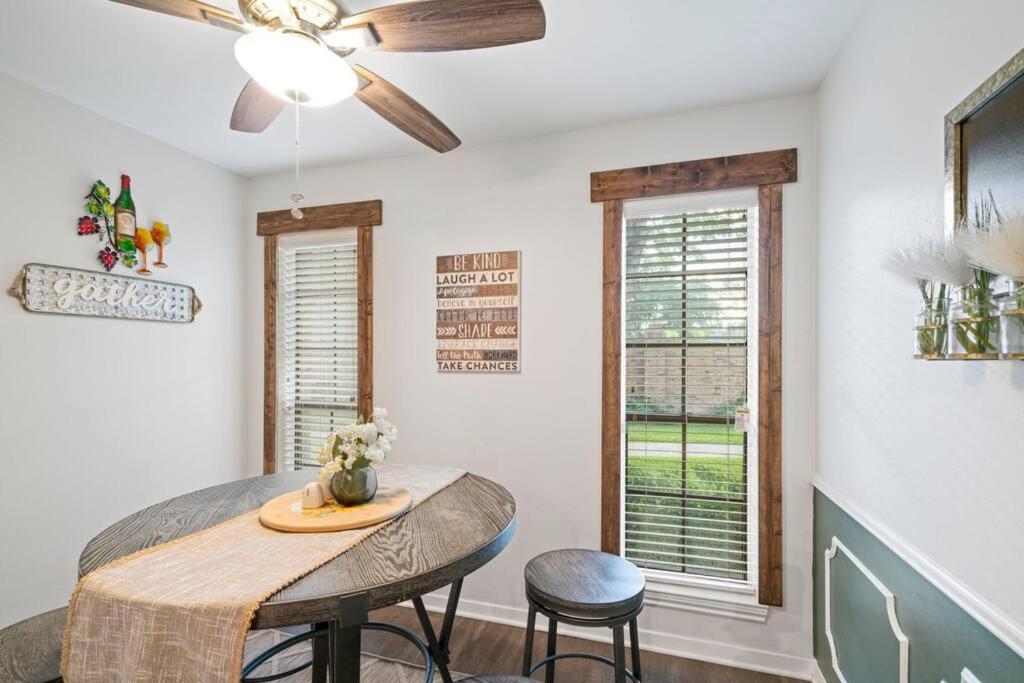 Townhome - Convenient Location view 3
