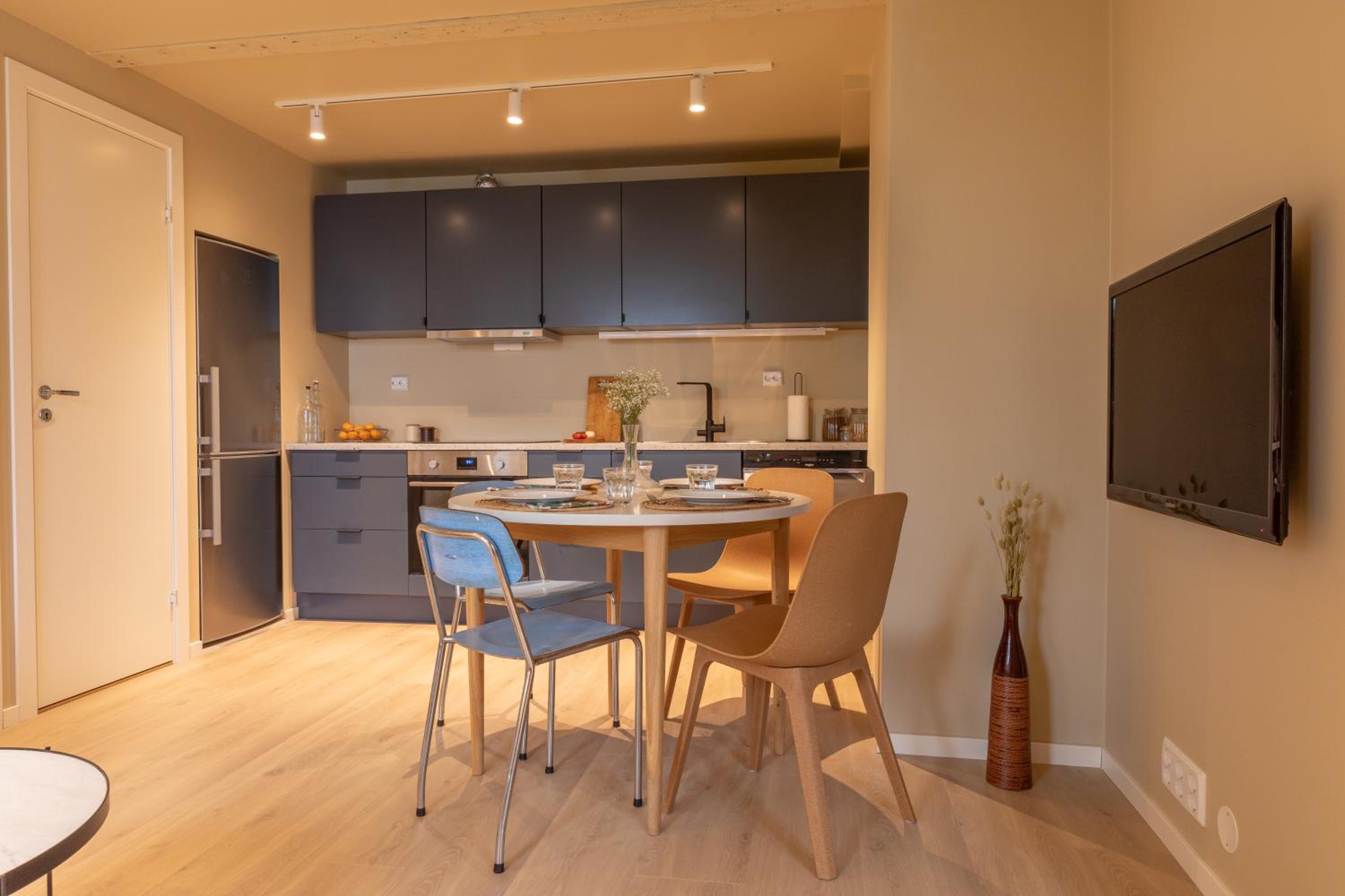 Elegant apartment in city centre view 3