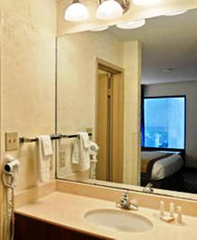 Macon Vacations - Baymont by Wyndham Macon I-75 - Property Image 28