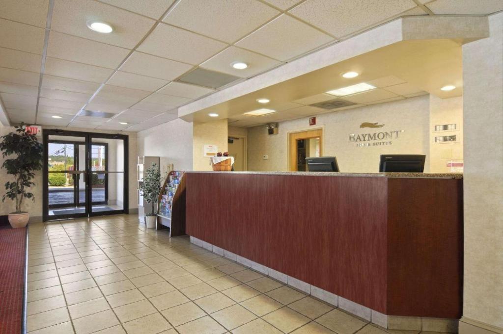 Macon Vacations - Baymont by Wyndham Macon I-75 - Property Image 9