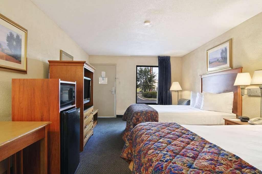 Macon Vacations - Baymont by Wyndham Macon I-75 - Property Image 22