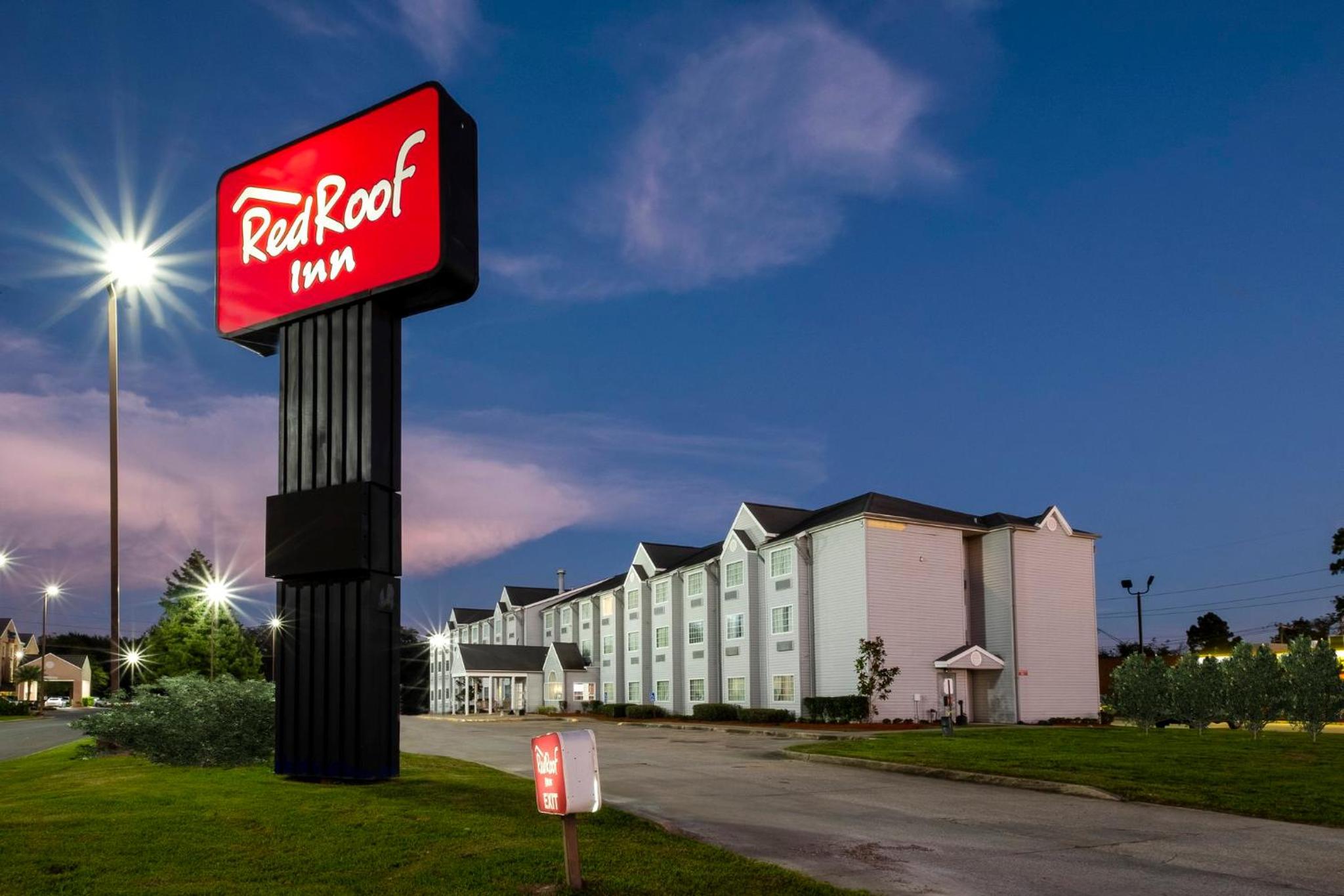 Lake Charles Vacations - Red Roof Inn Sulphur - Property Image 1