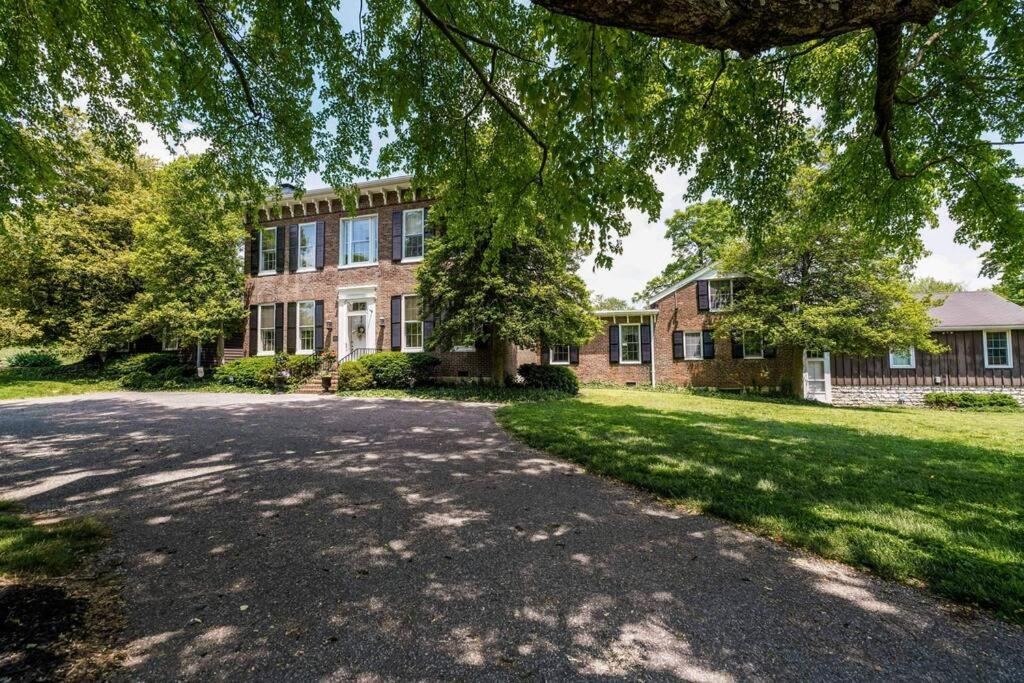 Historical Mansion 7BD Vacation Home in Derby City view 2