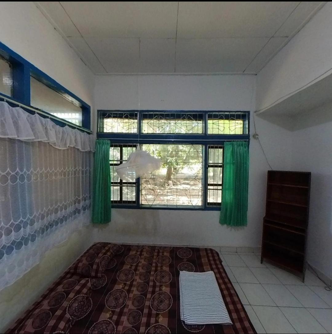 Guest House Dorm Floressa view 4