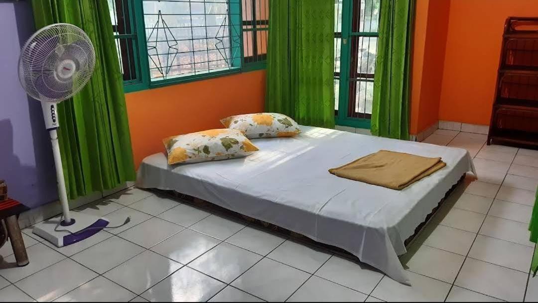 Guest House Dorm Floressa view 5