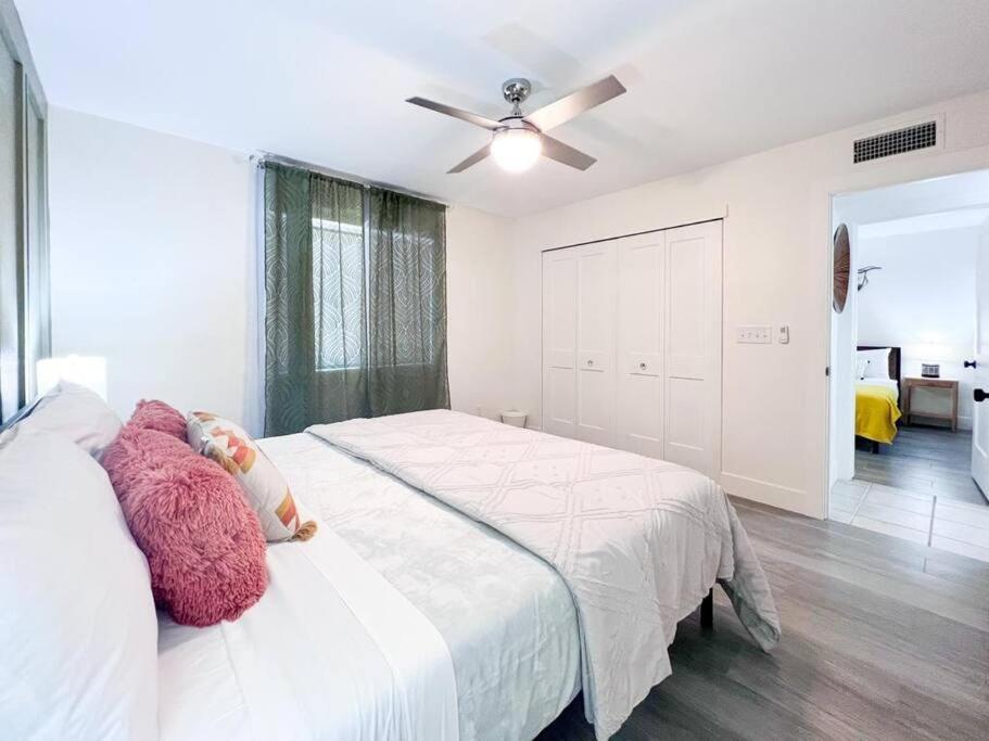 Serene Town home in Chandler with pool
