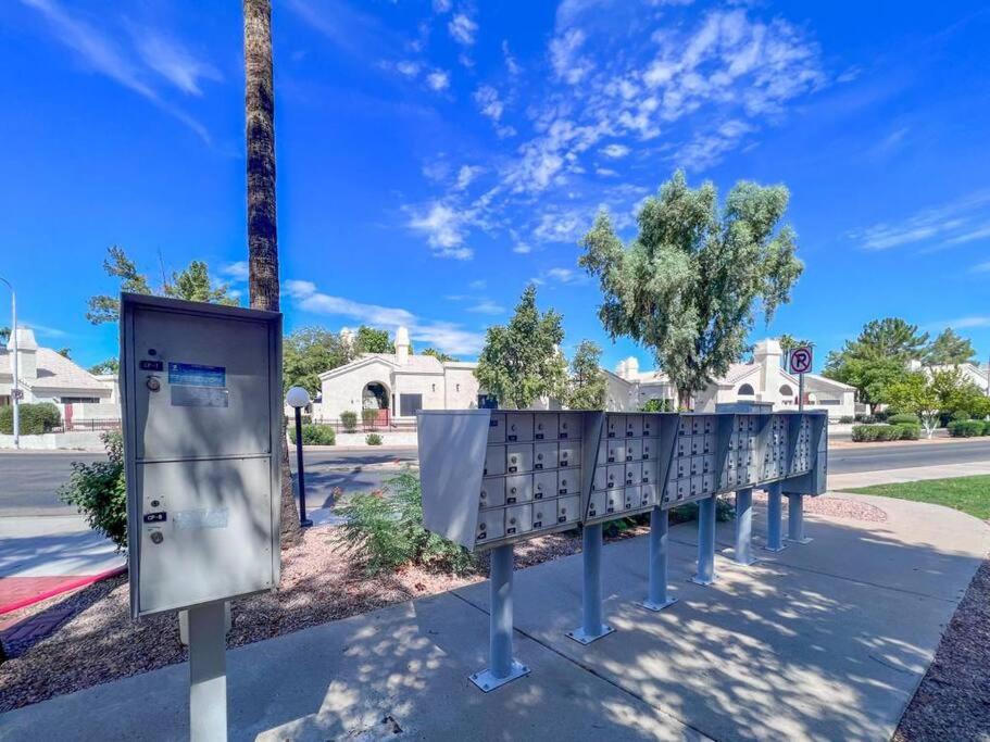 Serene Town home in Chandler with pool