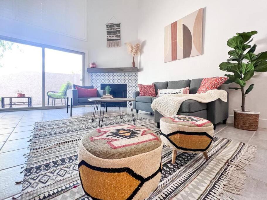 Serene Town home in Chandler with pool