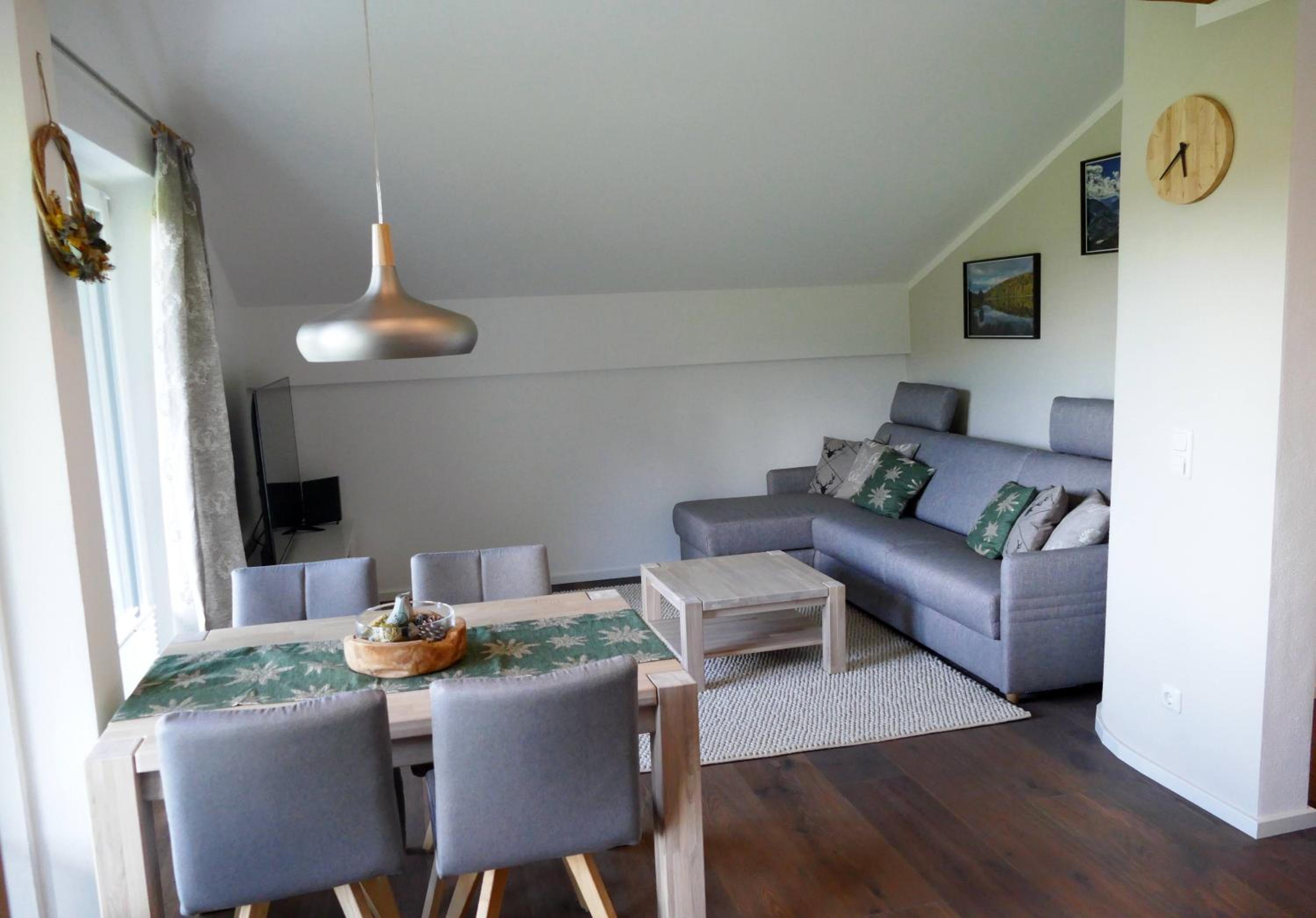 Ferienwohnung Wiesenglück inkl. Chiemgaukarte view 3