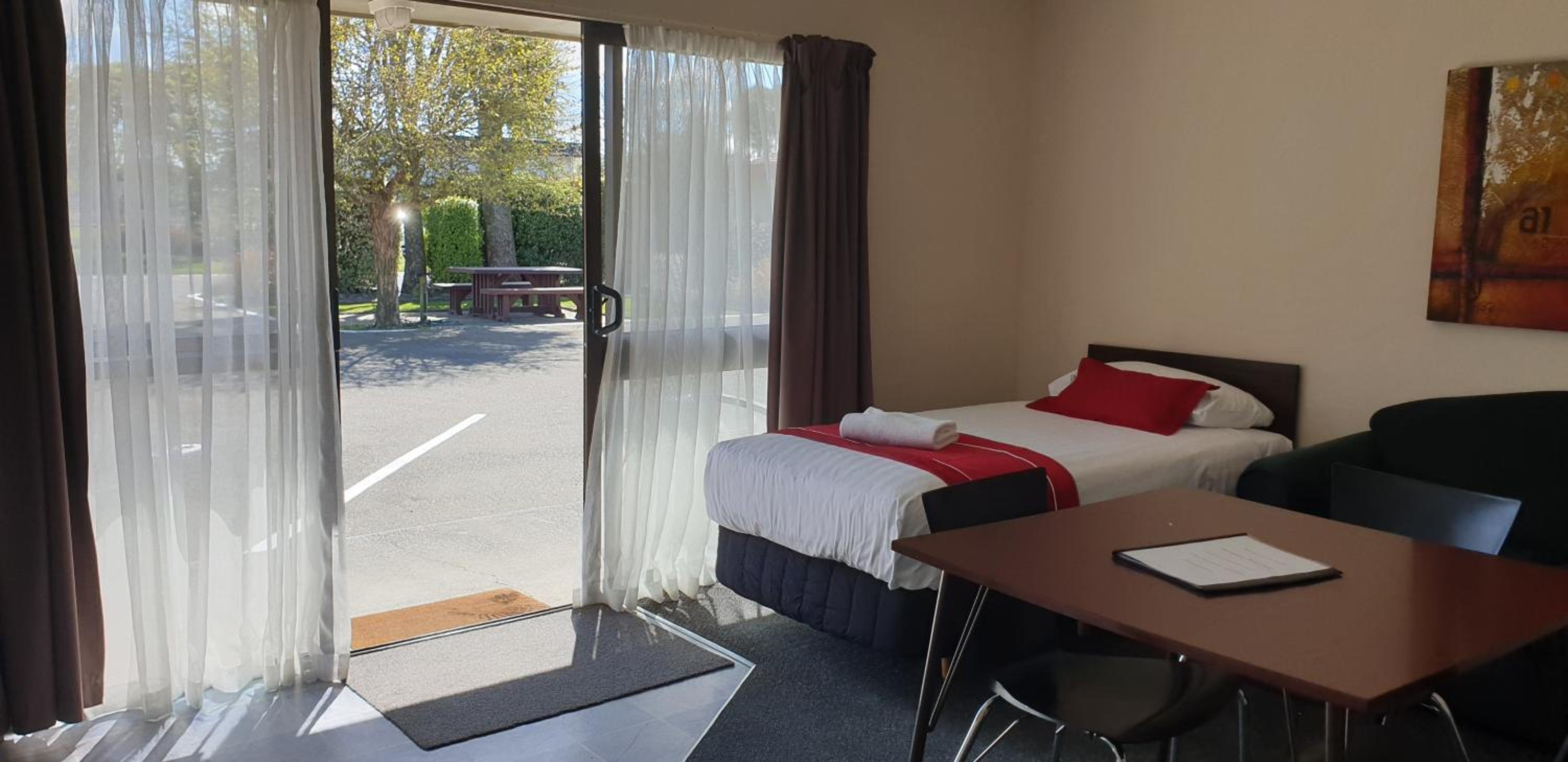 Commodore Motor Lodge