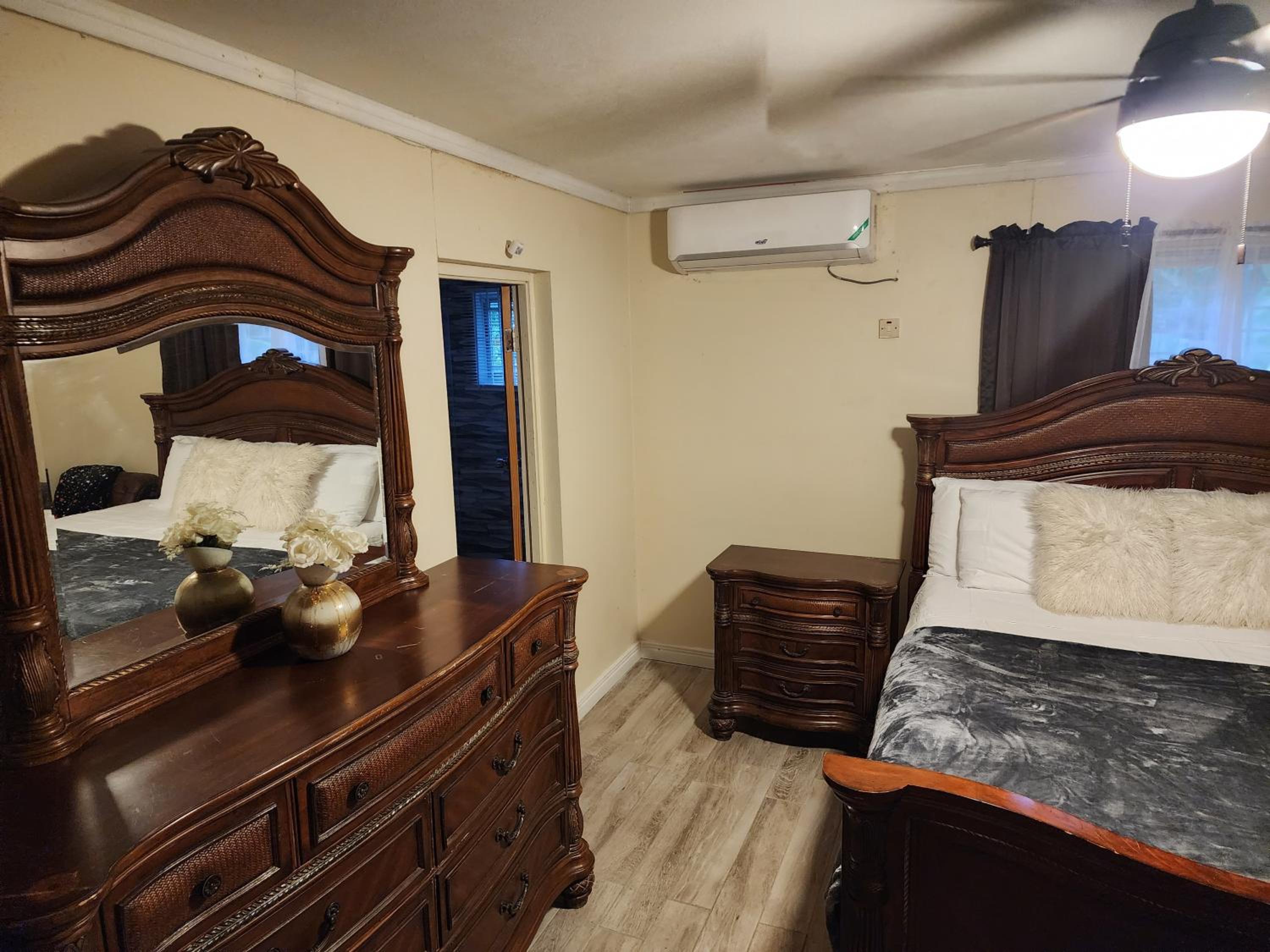 11onEssex1 in the heart of Kingston Ja DN Vacations view 4