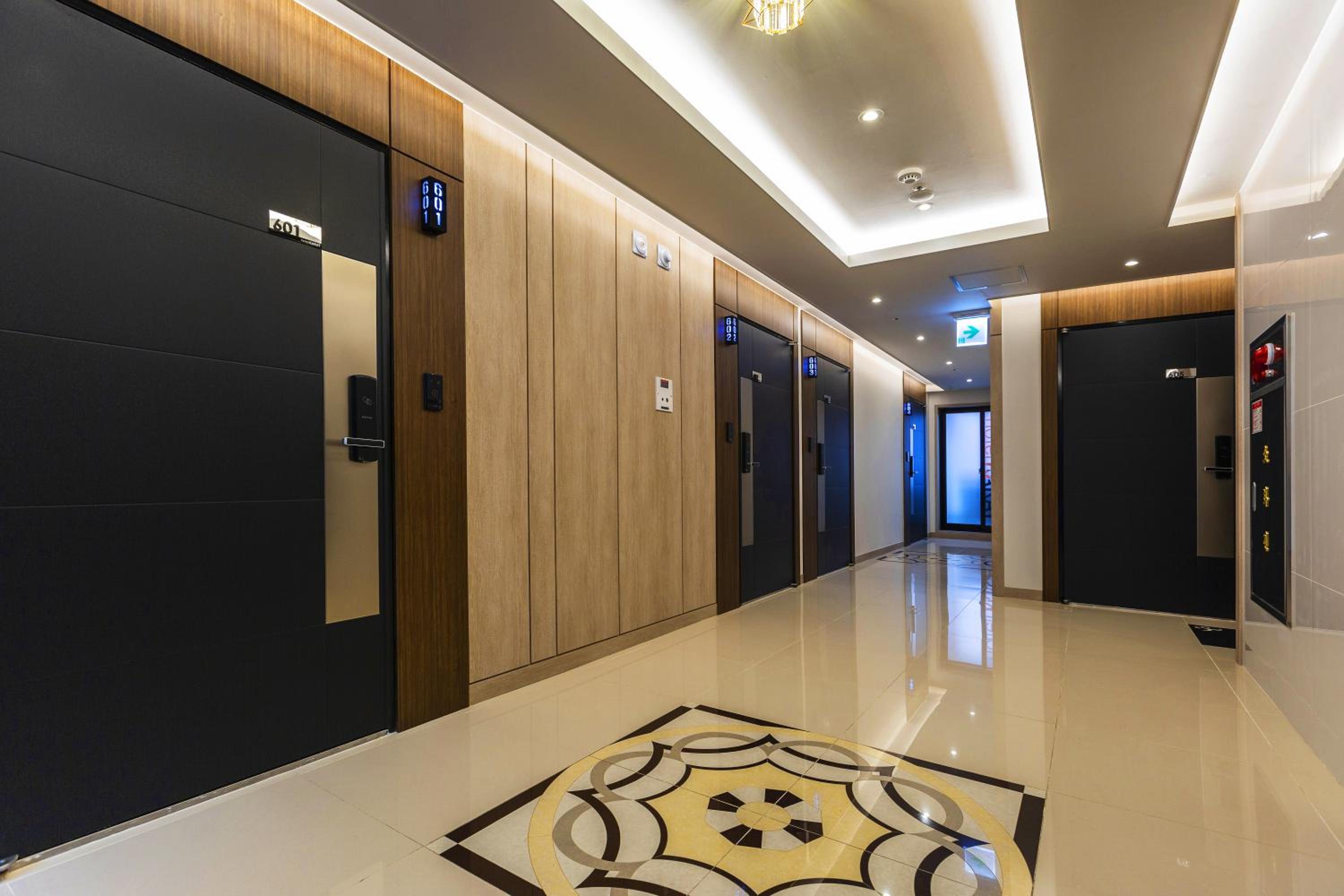 Choeup Karat Hotel