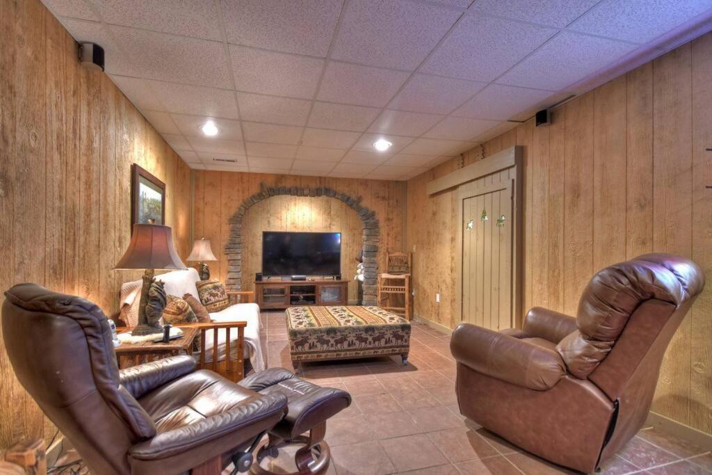 Troutmanor South