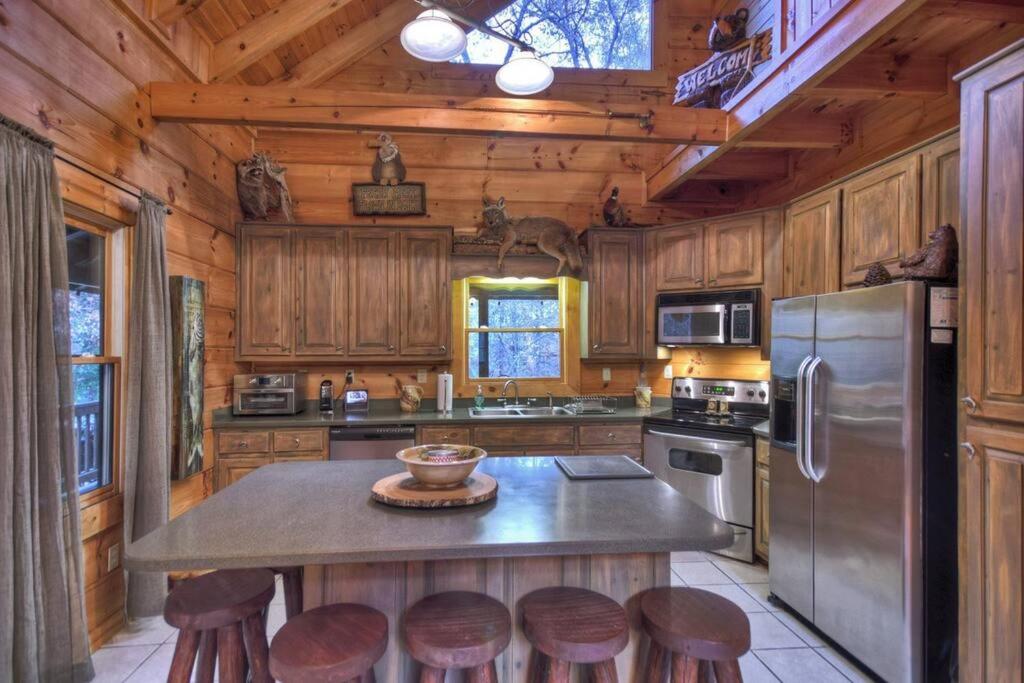 Troutmanor South