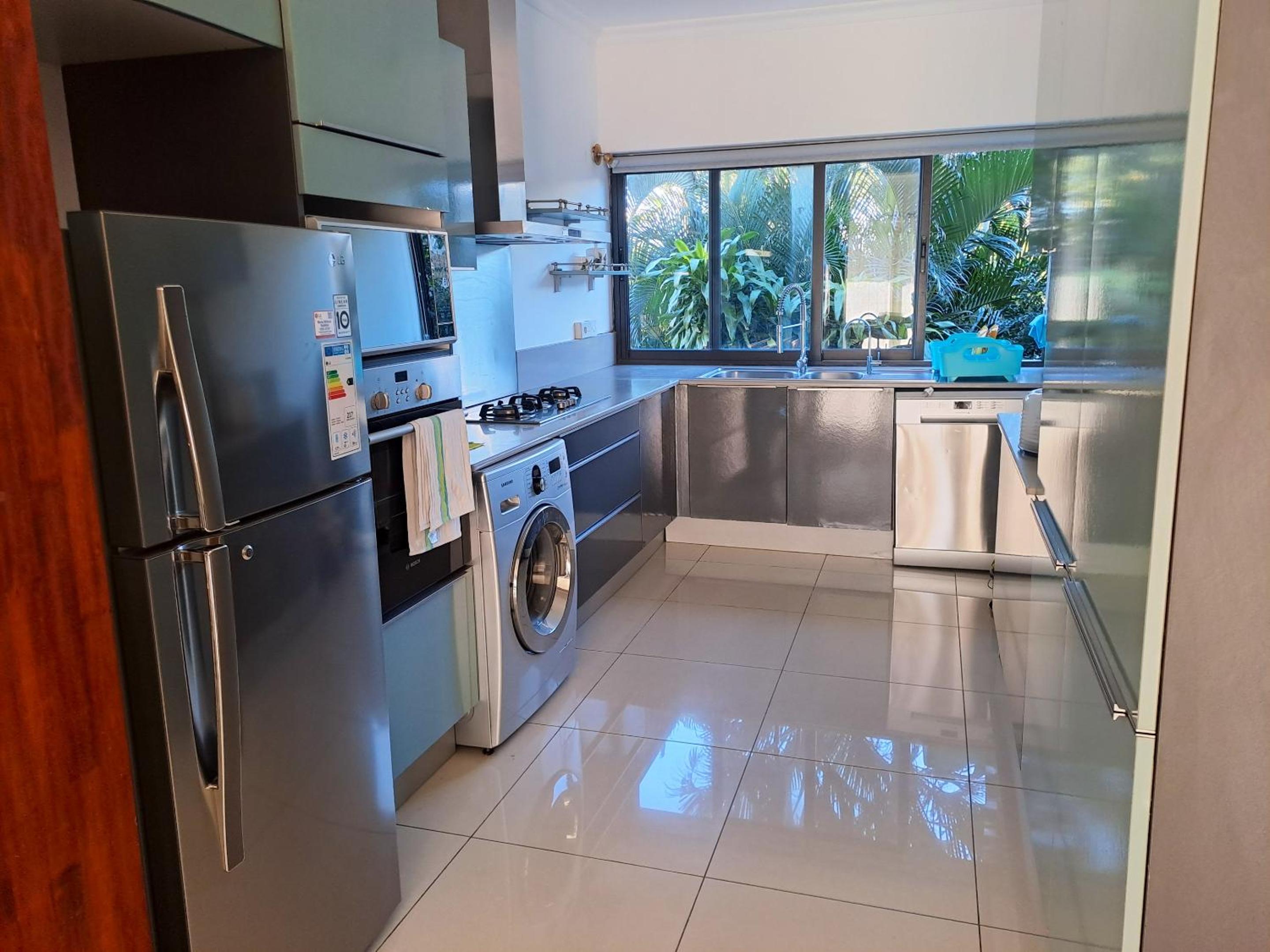 Spacious apartment in Pereybere 115 m² with shared pool view 3