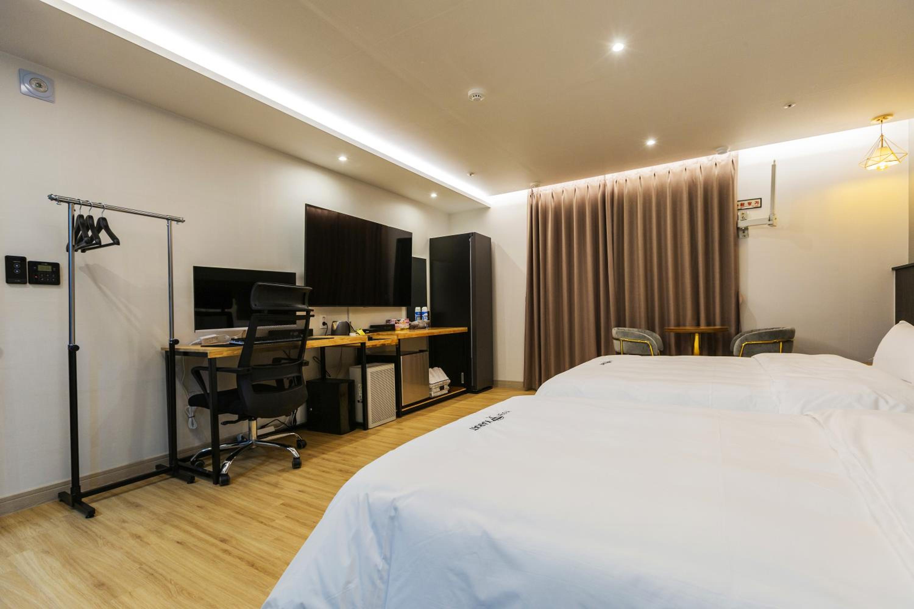 Choeup Karat Hotel