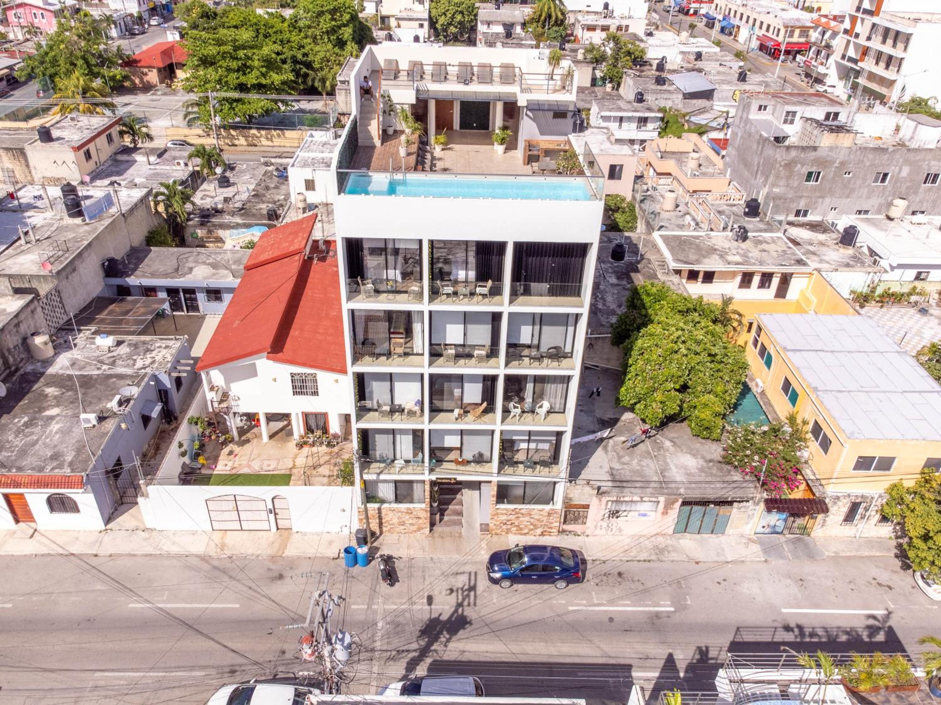 404 Vanessa - Modern apt ideal for a couple, centrally located near the beaches