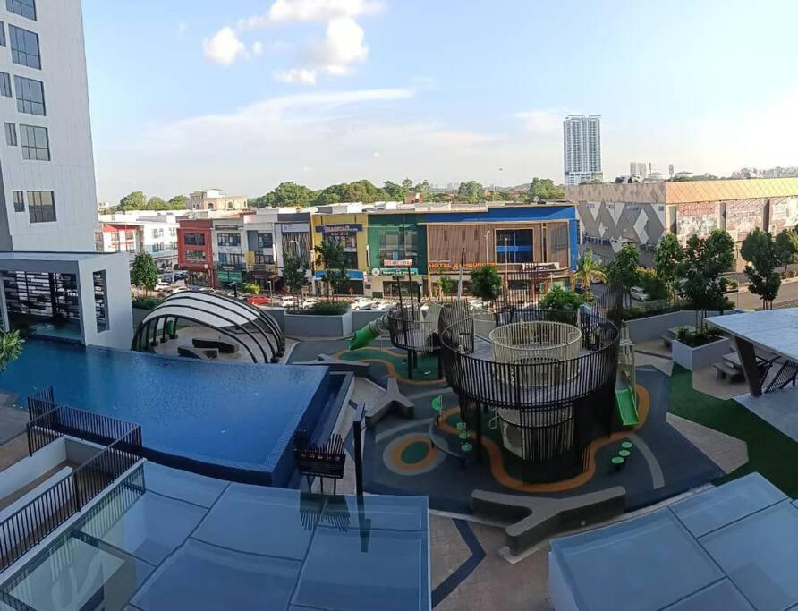 Cozy Sky Trees, Aeon, Netflix & Pool Views