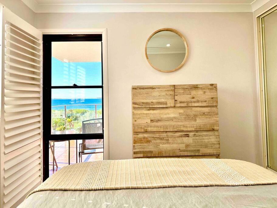 'Serenity Now' Shoal Bay Beach Front with All Linen, WiFi and Air Con