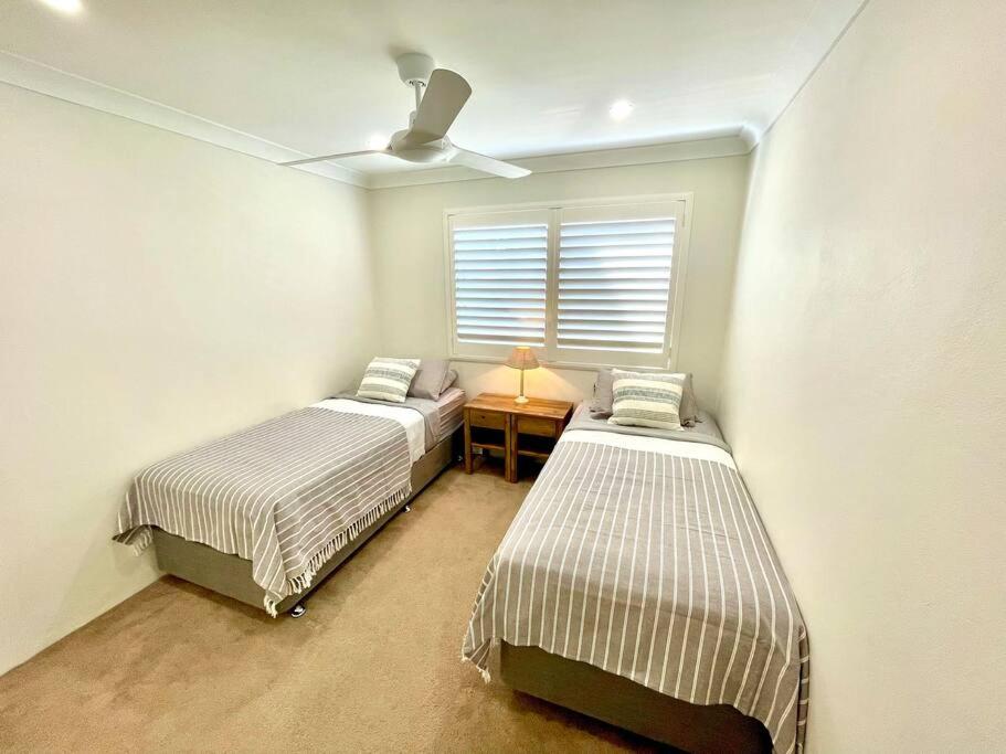 'Serenity Now' Shoal Bay Beach Front with All Linen, WiFi and Air Con