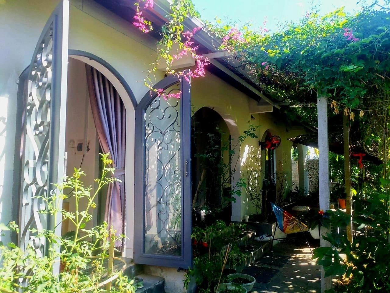 Vom Vom Garden House view 2