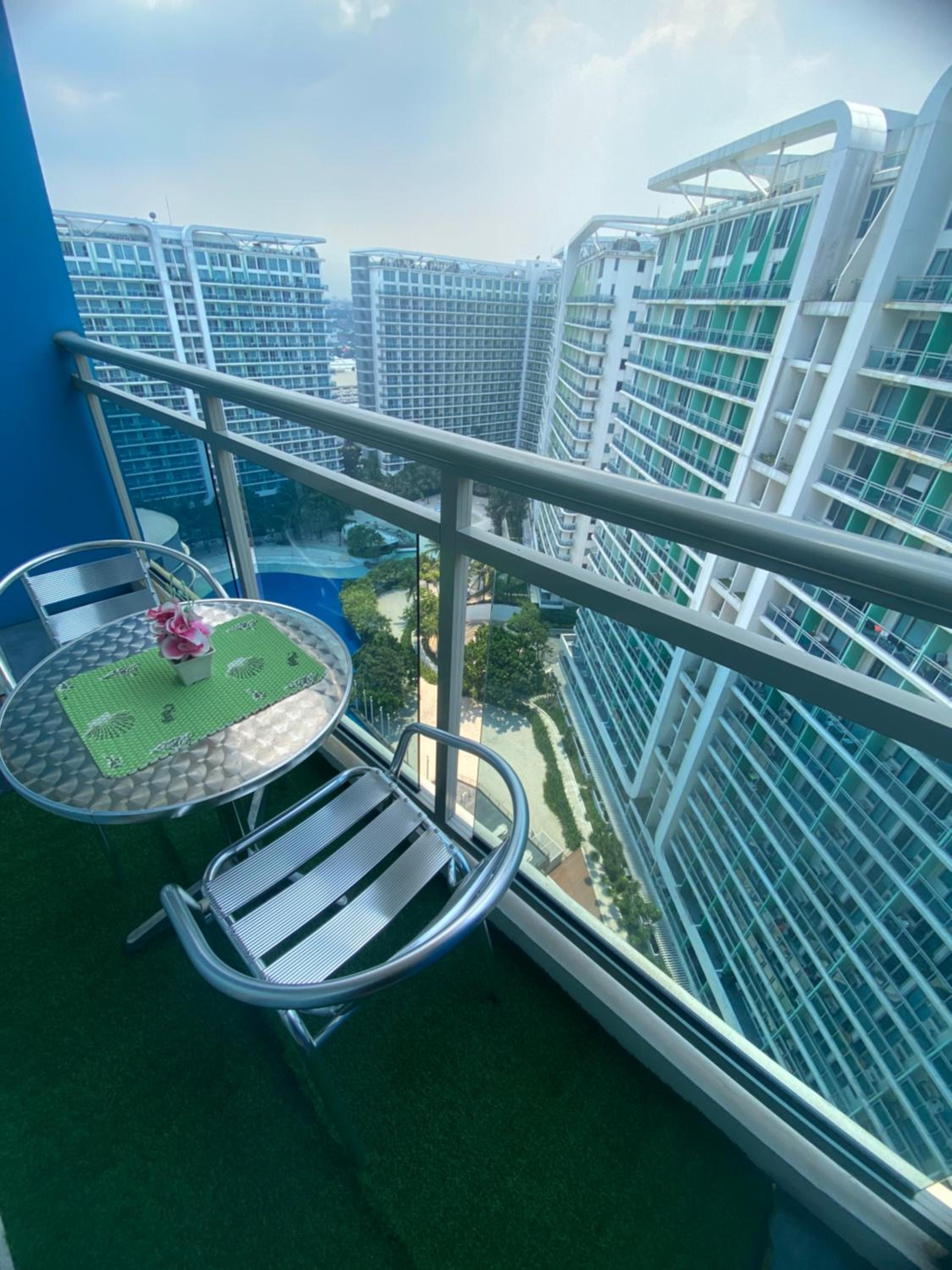 Condo Azure Staycation in Paranaque City View view 2