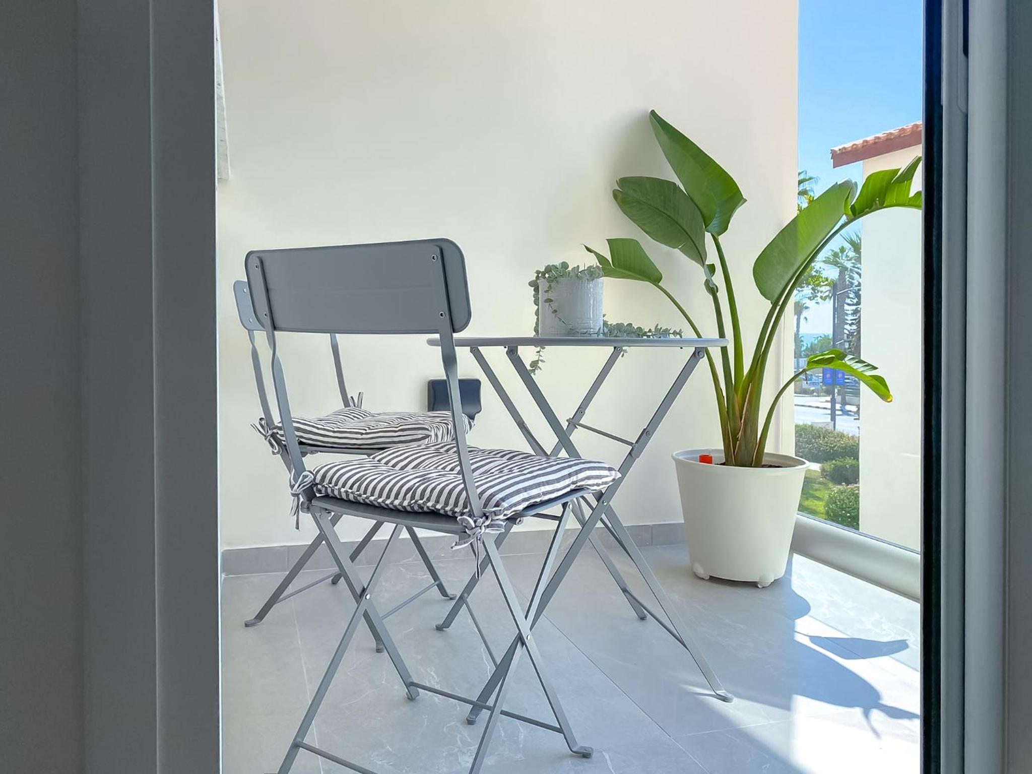 Limnaria 121 Luxury Ivy Flat