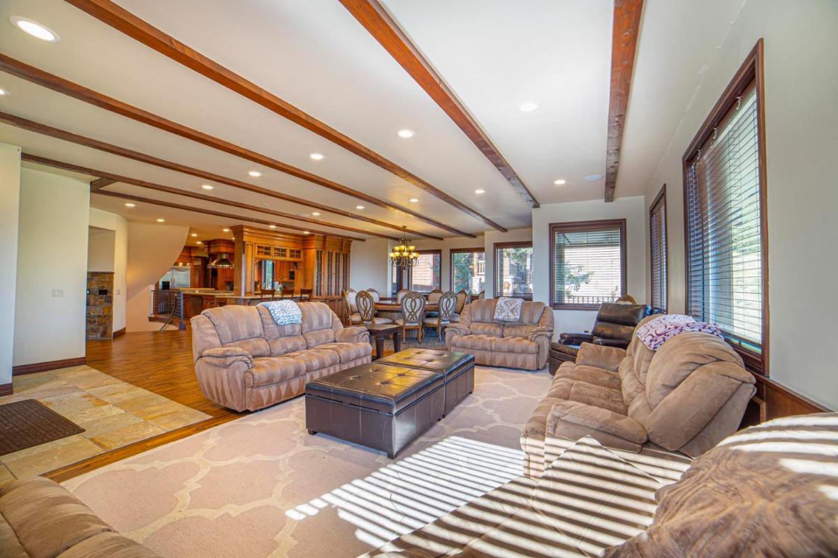 #298 - Ski-In, Ski-Out Luxurious Mountain Estate & Private Spa view 3